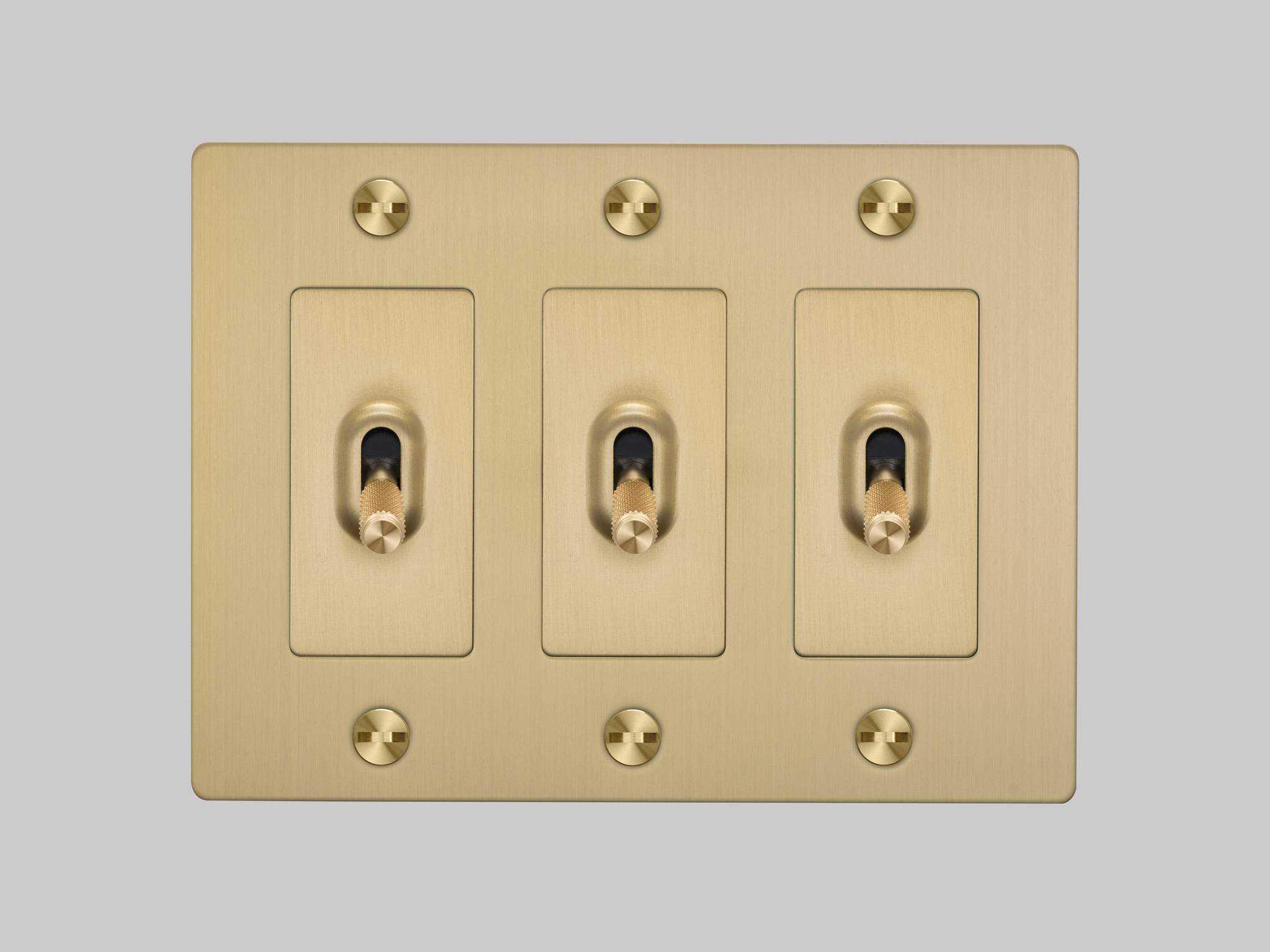 Buster + Punch 3G Brass Cross Toggle