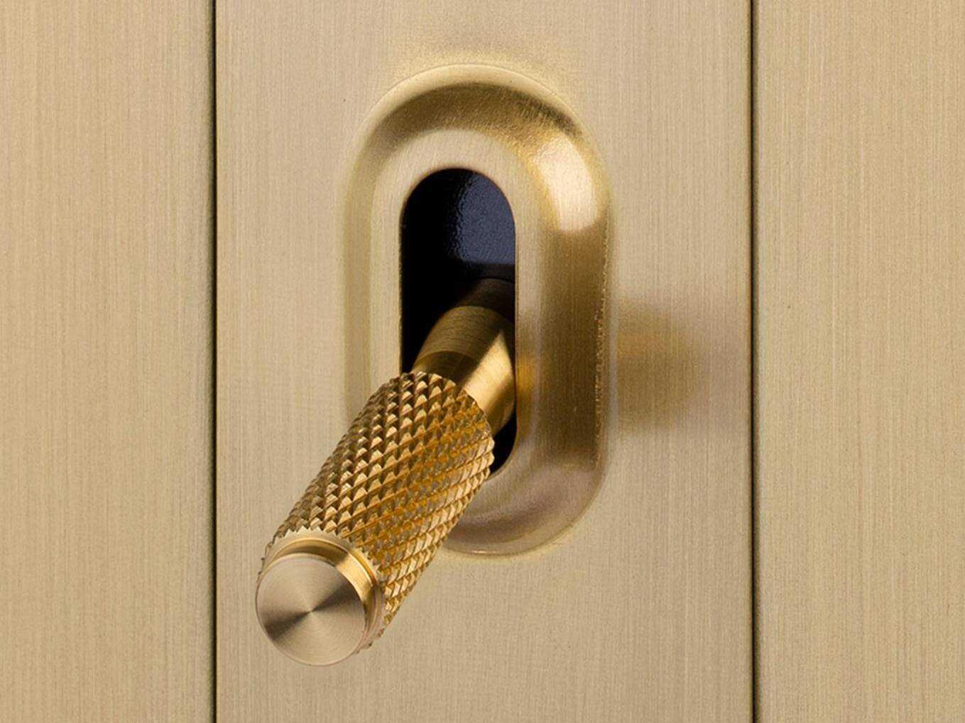 Buster + Punch 4G Brass Cross Toggle