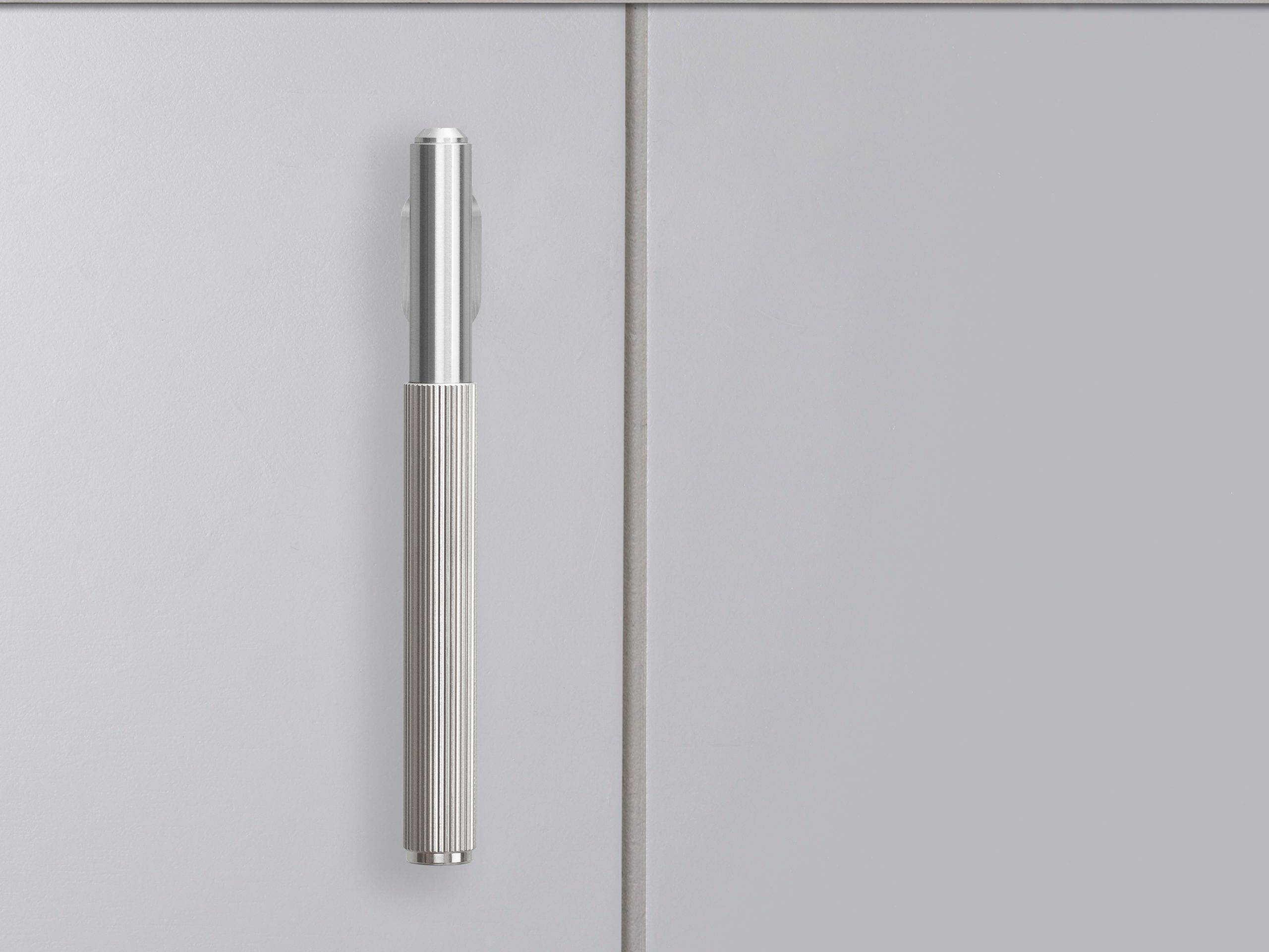 Buster + Punch Linear L-Bar