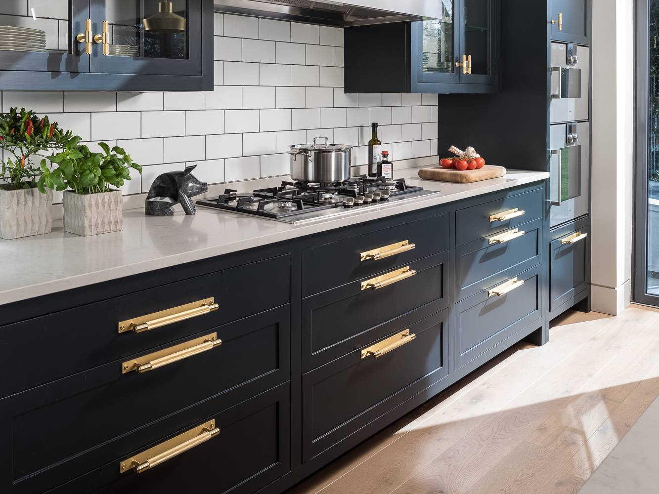 Buster + Punch Brass Plate Cross Pull Bar