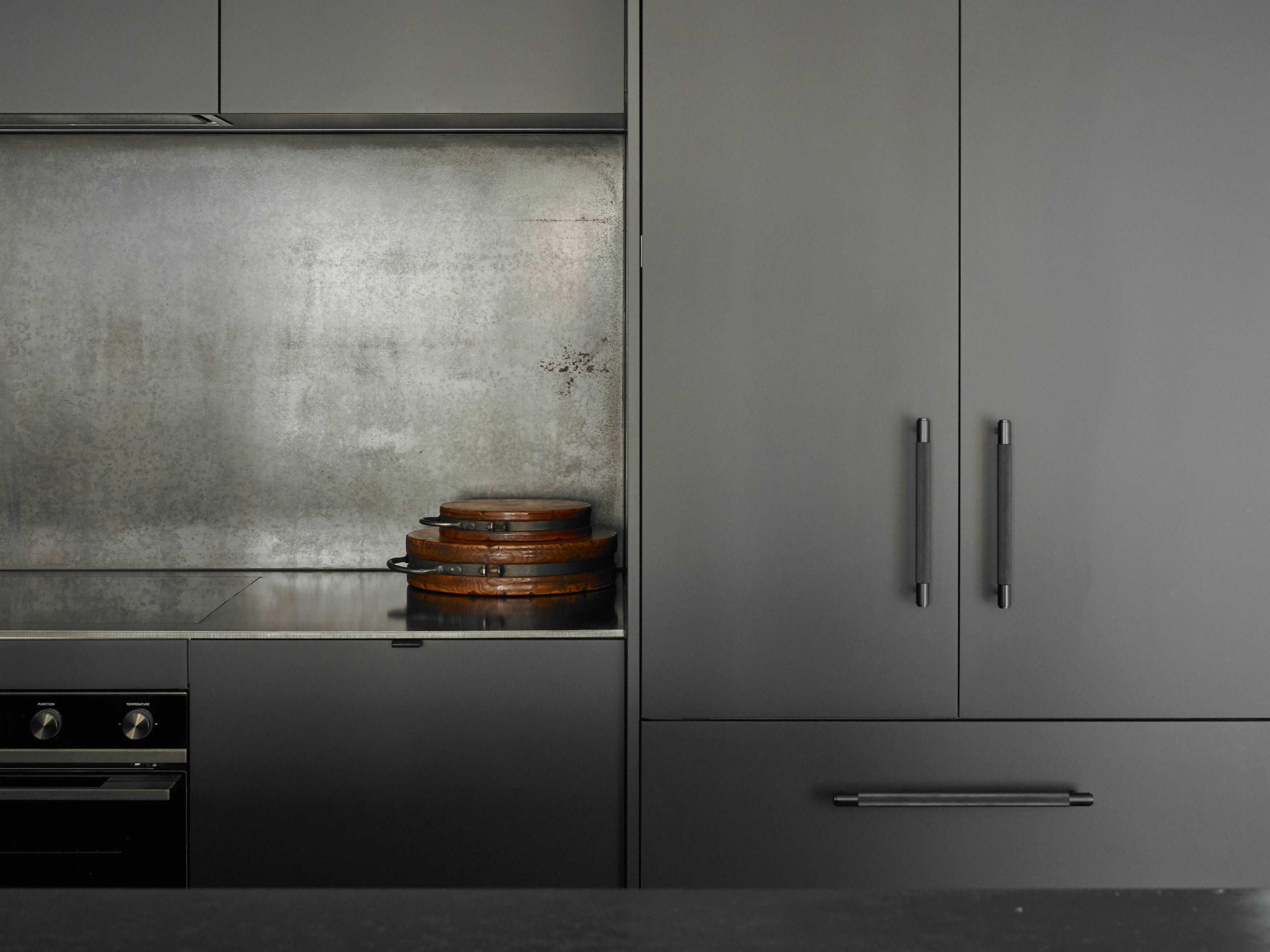 Buster + Punch Smoked Bronze Cross Pull Bar