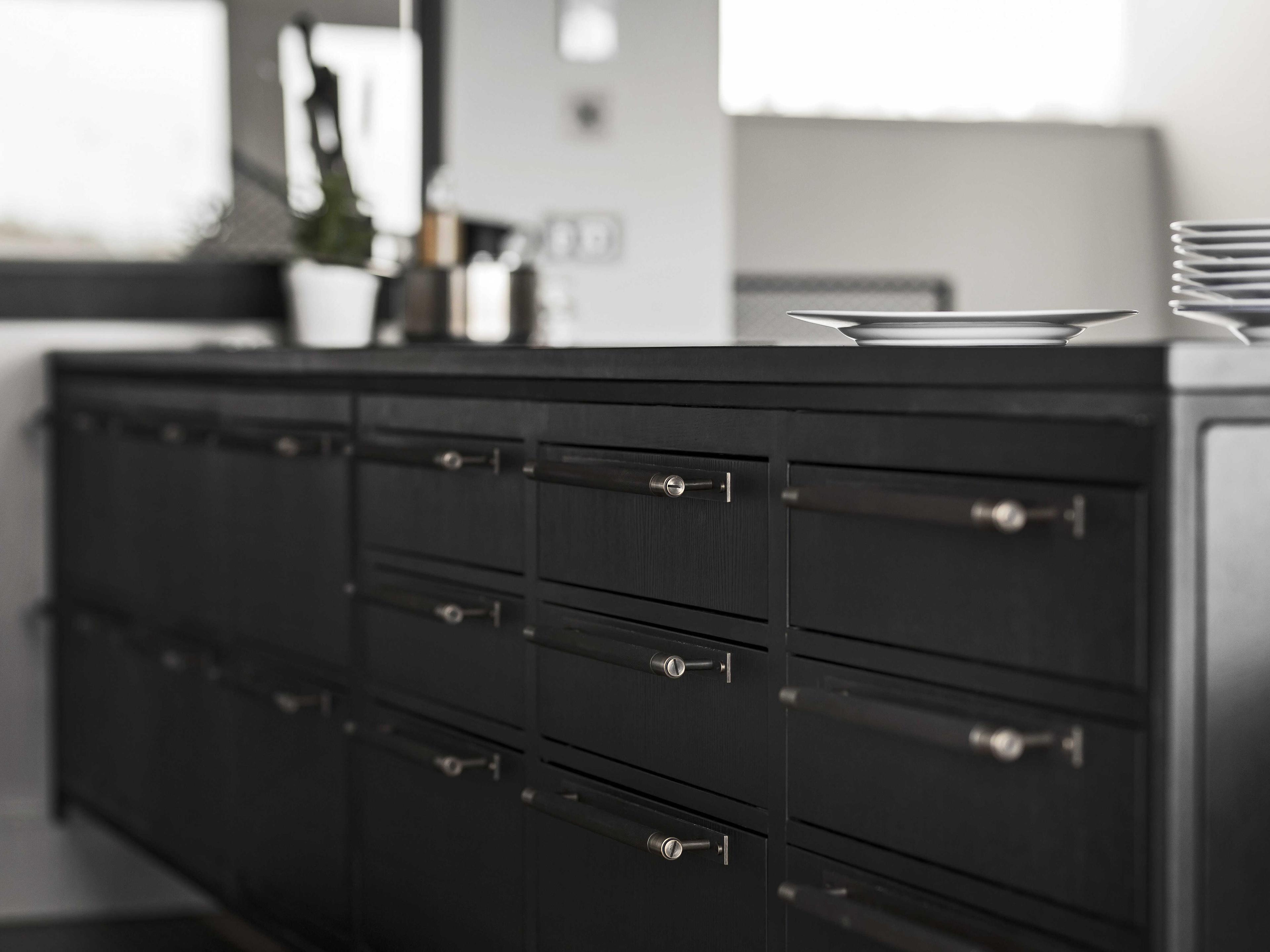 Buster + Punch Smoked Bronze Plate Pull Bar