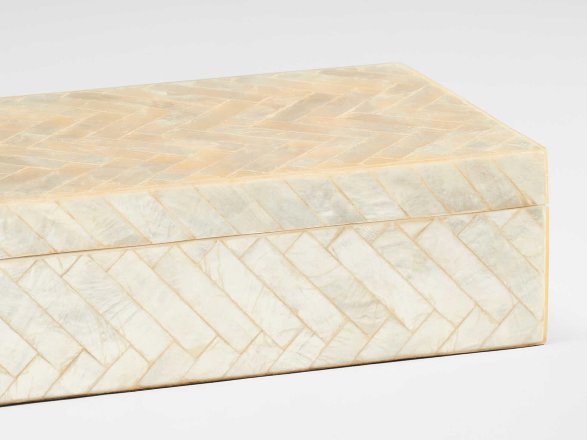 Cyan Design Pearl Triton Rectangle Box