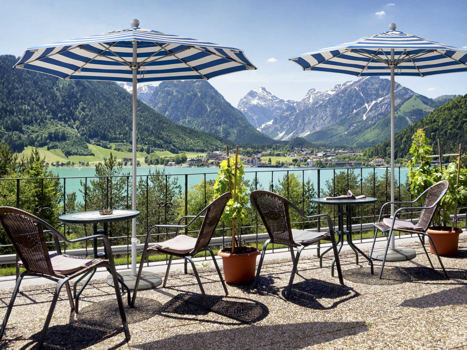 California Patio Umbrella Custom Venture Series 9 Foot Octagon Market Aluminum Patio Umbrella with Push Lift System