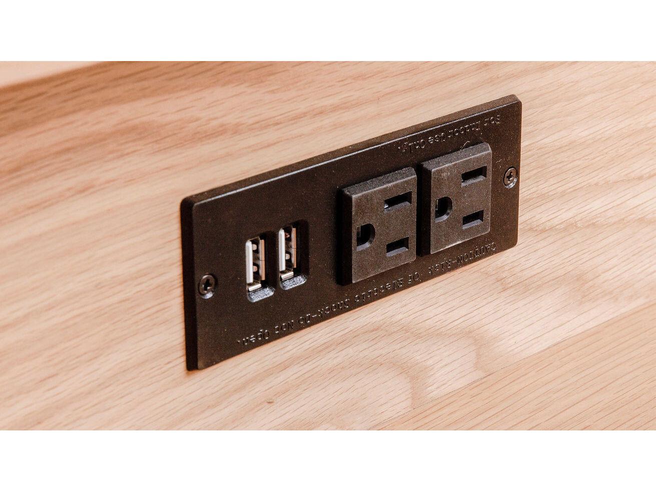 Case & Canvas Angelo 3-Drawers Oak Wood Nightstand