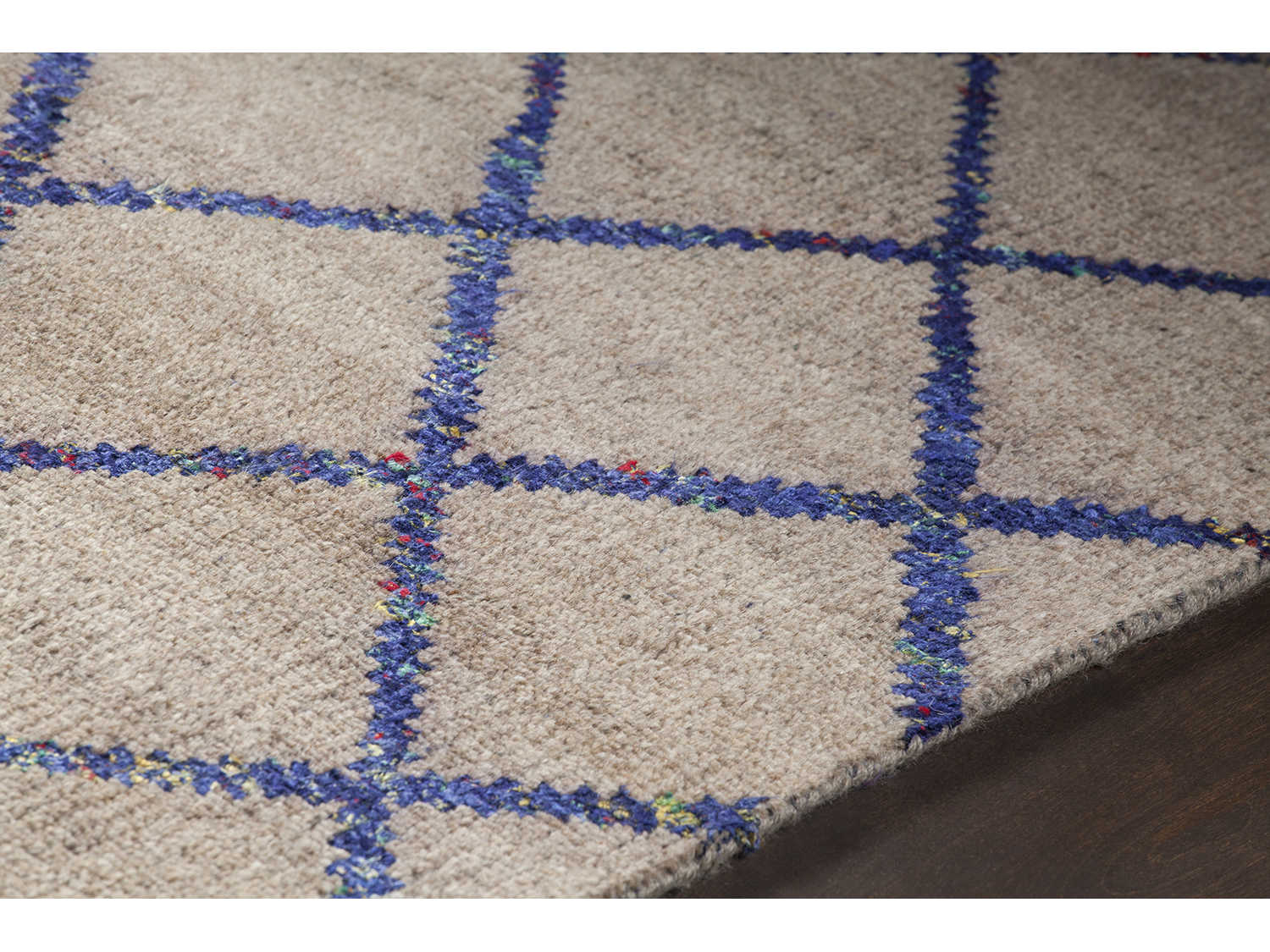 Chandra Aarushi Geometric Area Rug