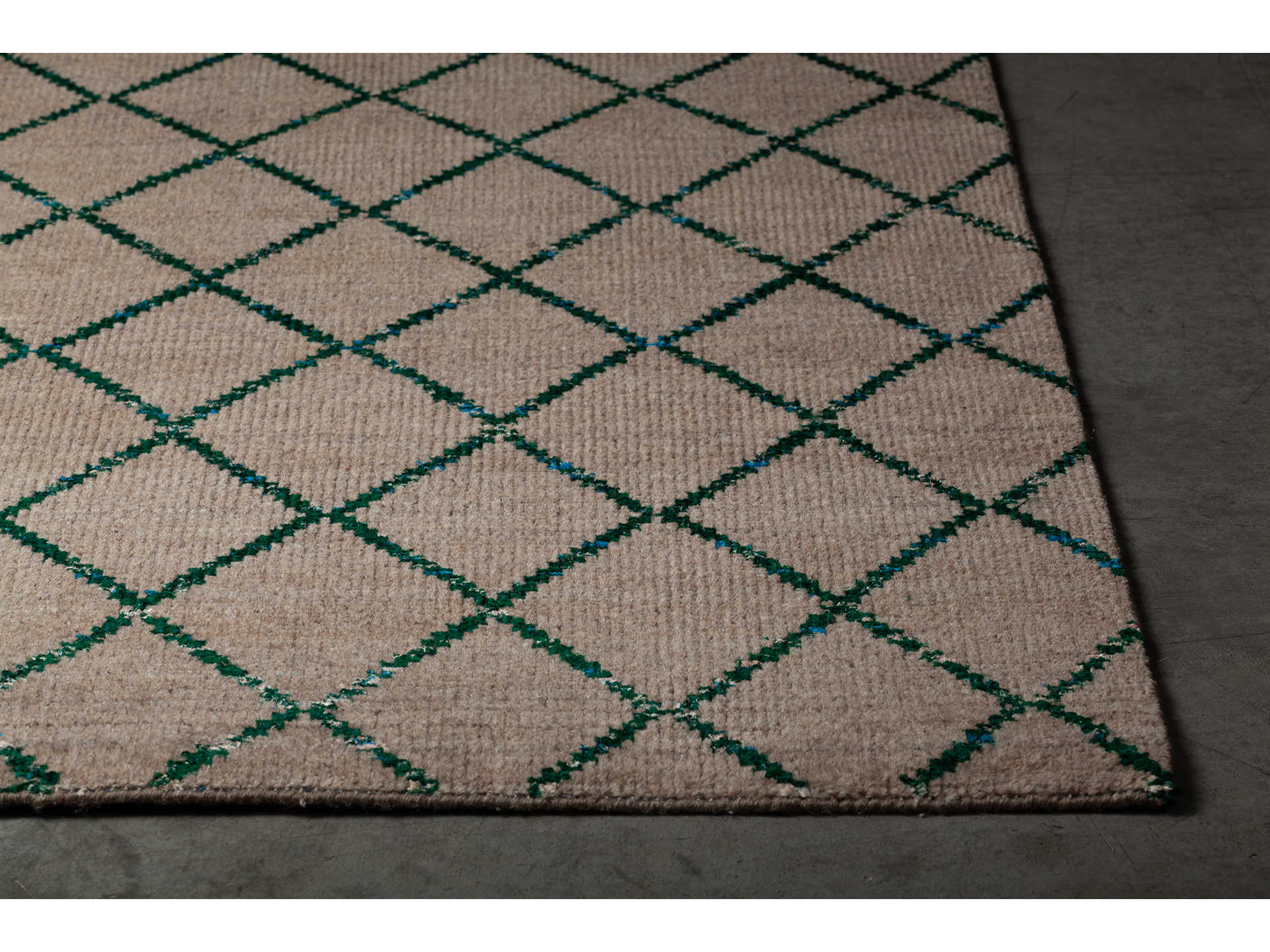 Chandra Aarushi Geometric Area Rug