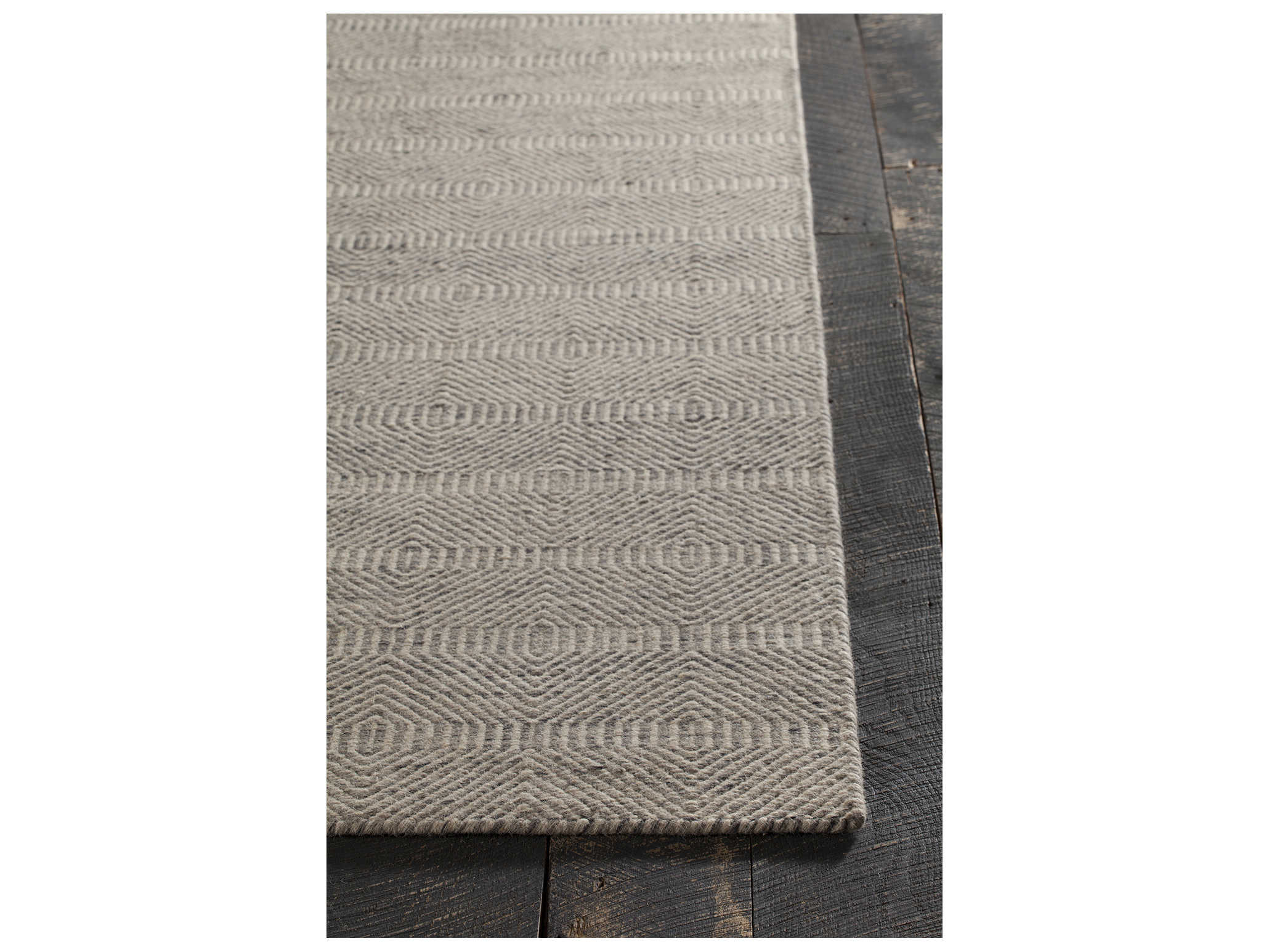 Chandra Crest Geometric Area Rug