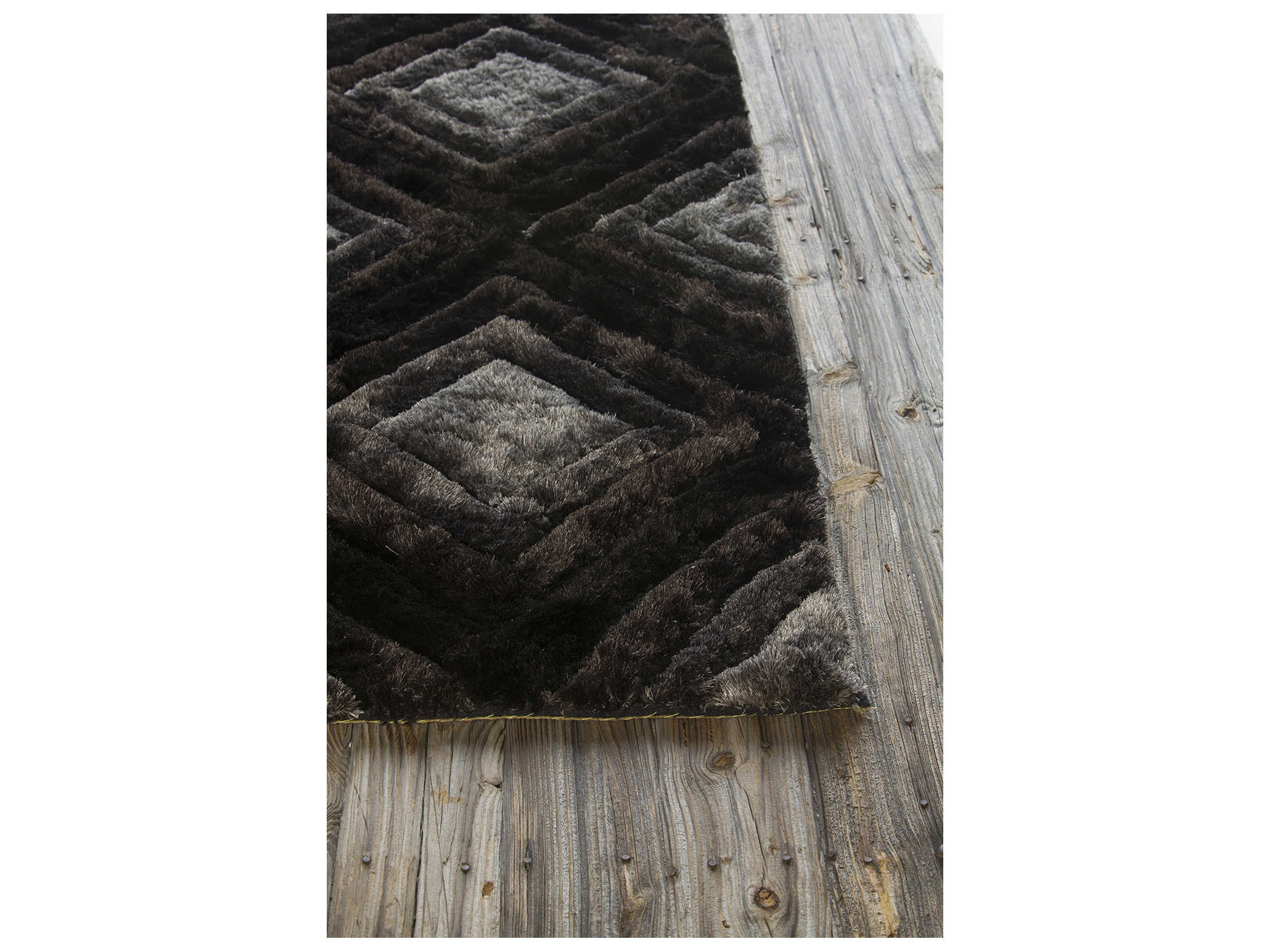 Chandra Flemish Geometric Area Rug