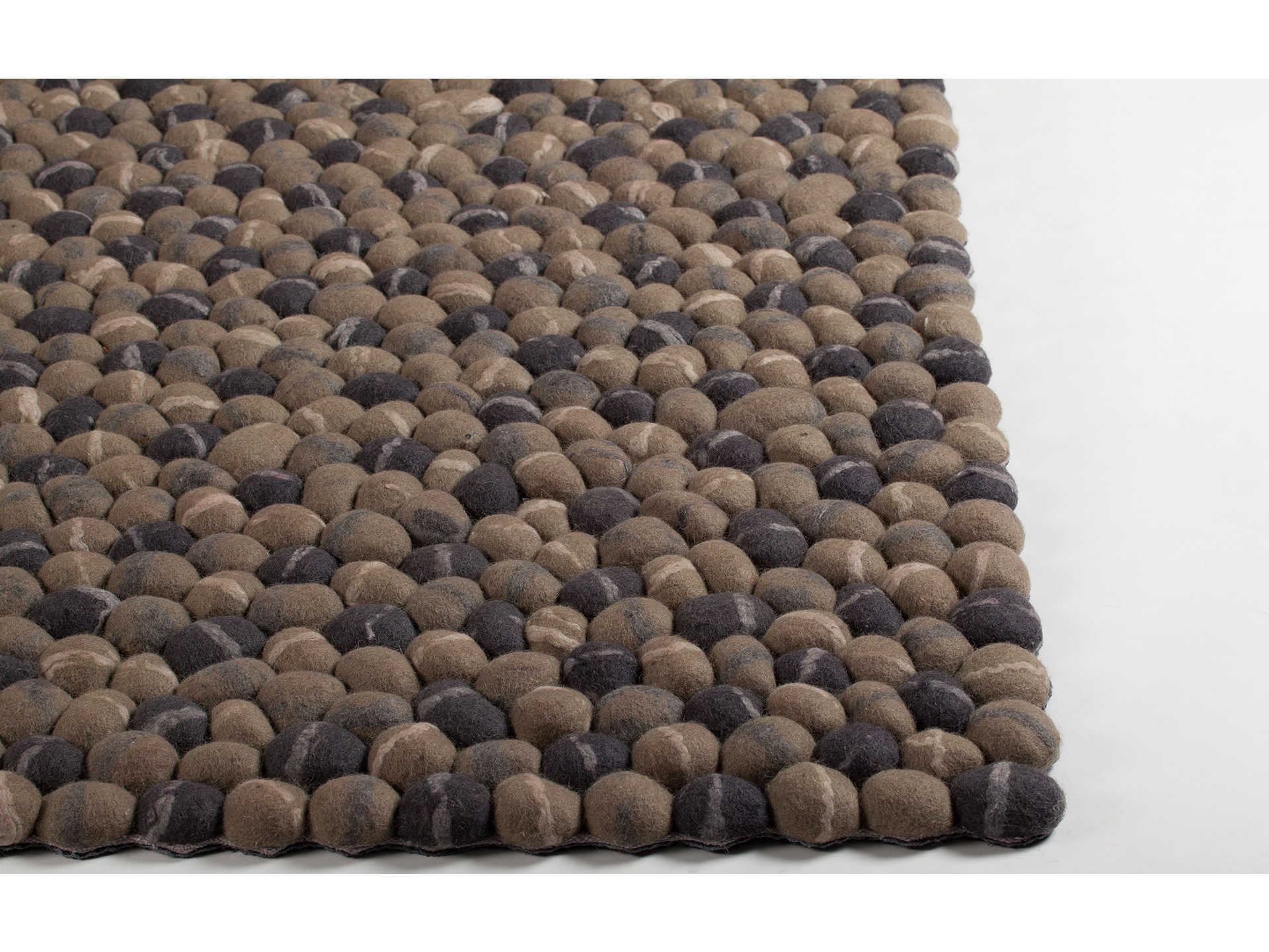 Chandra Pebbles Geometric Area Rug