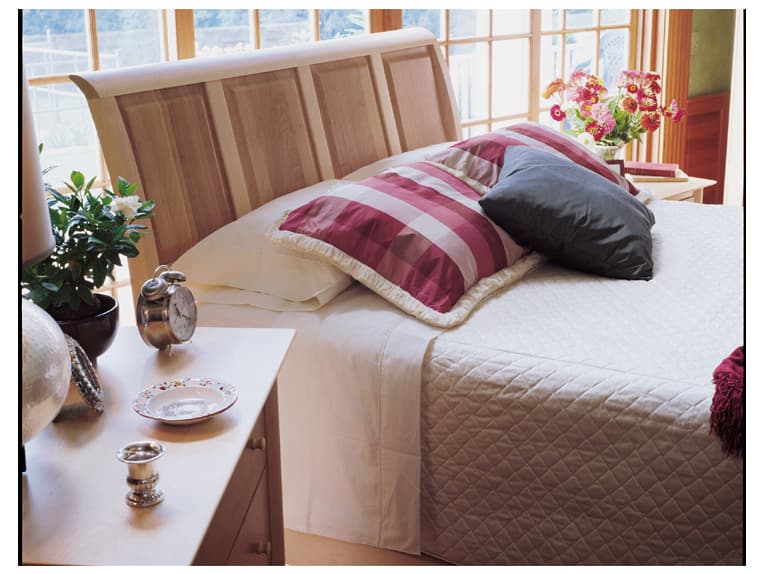 Copeland Sarah California King Sleigh Bed