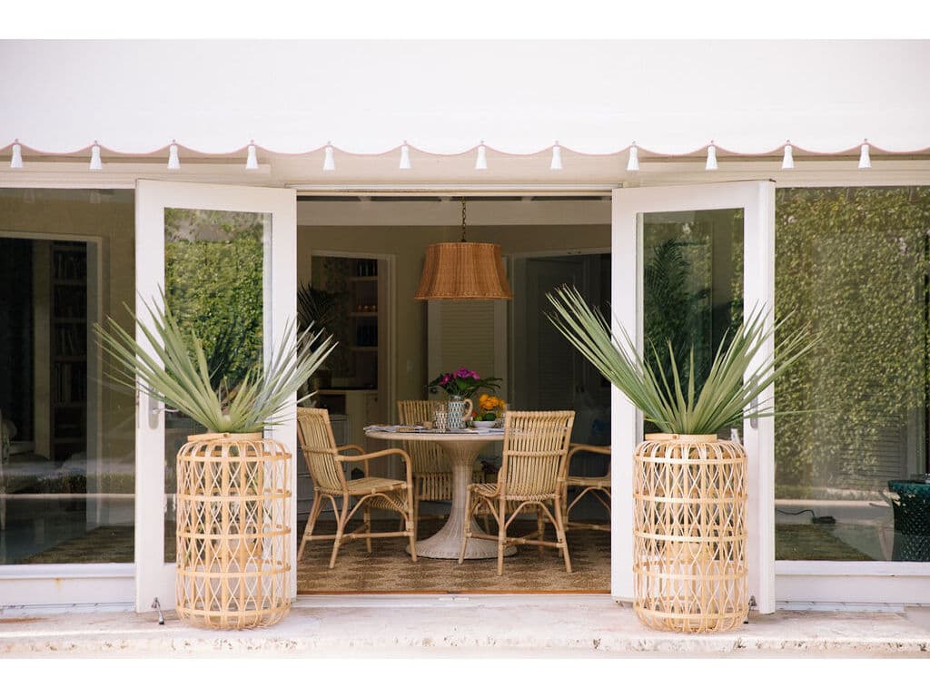 Chelsea House Amanda Lindroth Round Glass Natural Dining Table