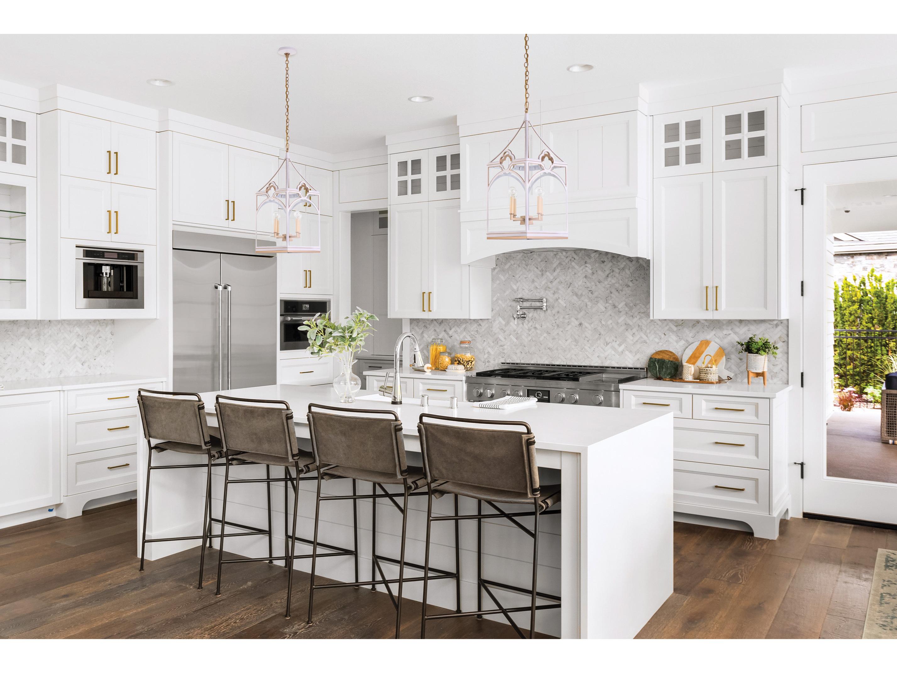 Chelsea House 4-Light White Gold Clear Lantern Chandelier