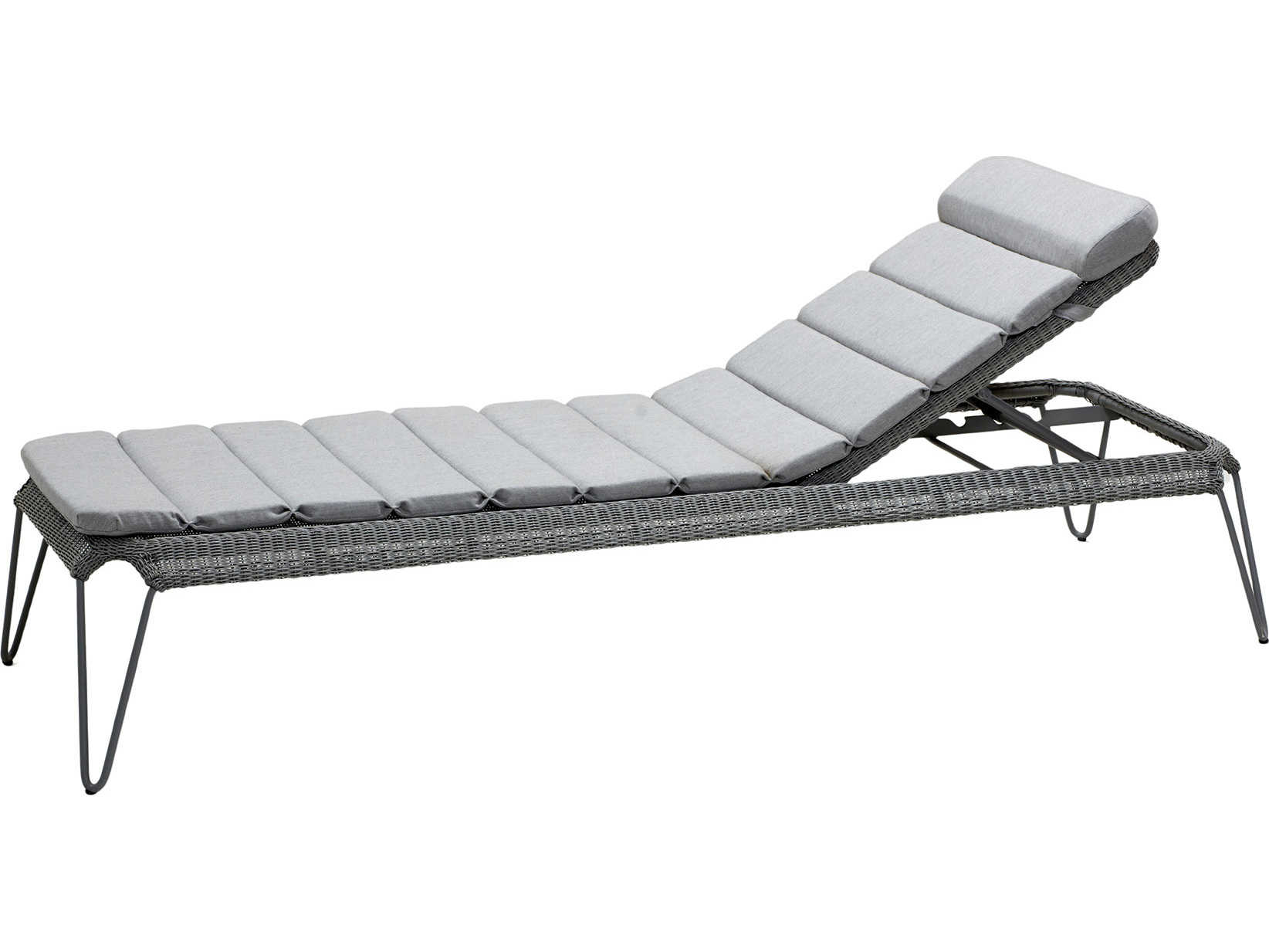 Cane Line Outdoor Breeze Light Grey Wicker Steel Stackable Chaise Lounge