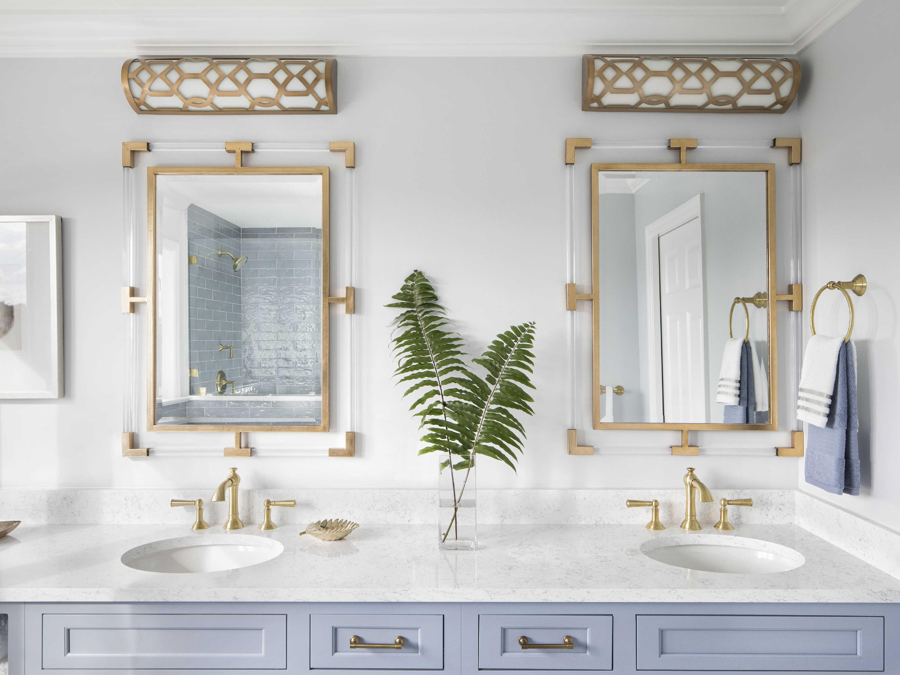 Crystorama Jennings 1-Light White Glass Vanity Light