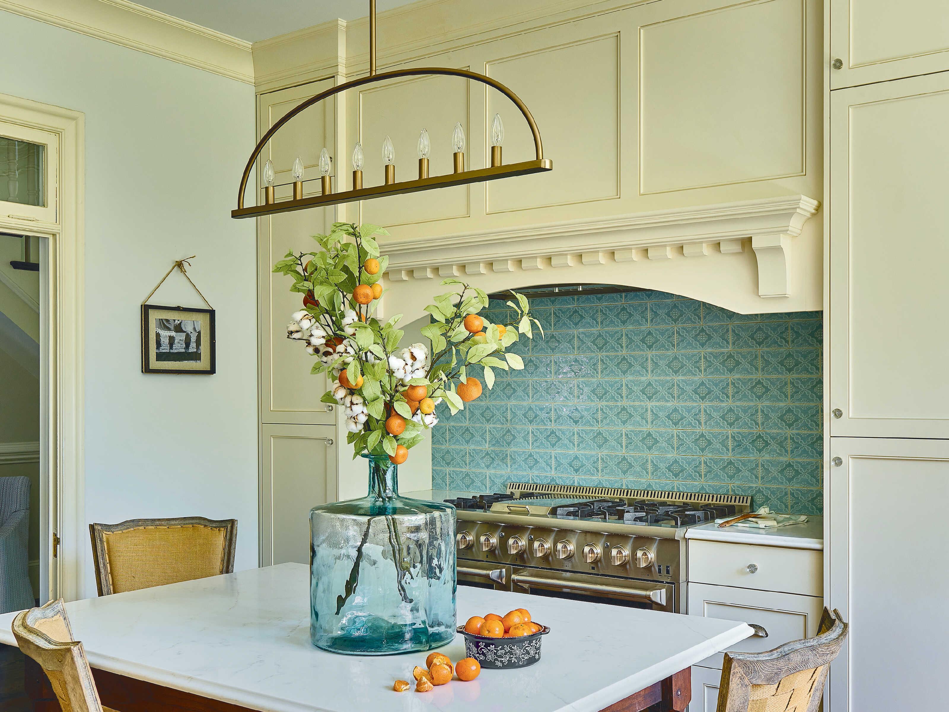 Crystorama Abbott 8-Light Vibrant Gold Island Pendant