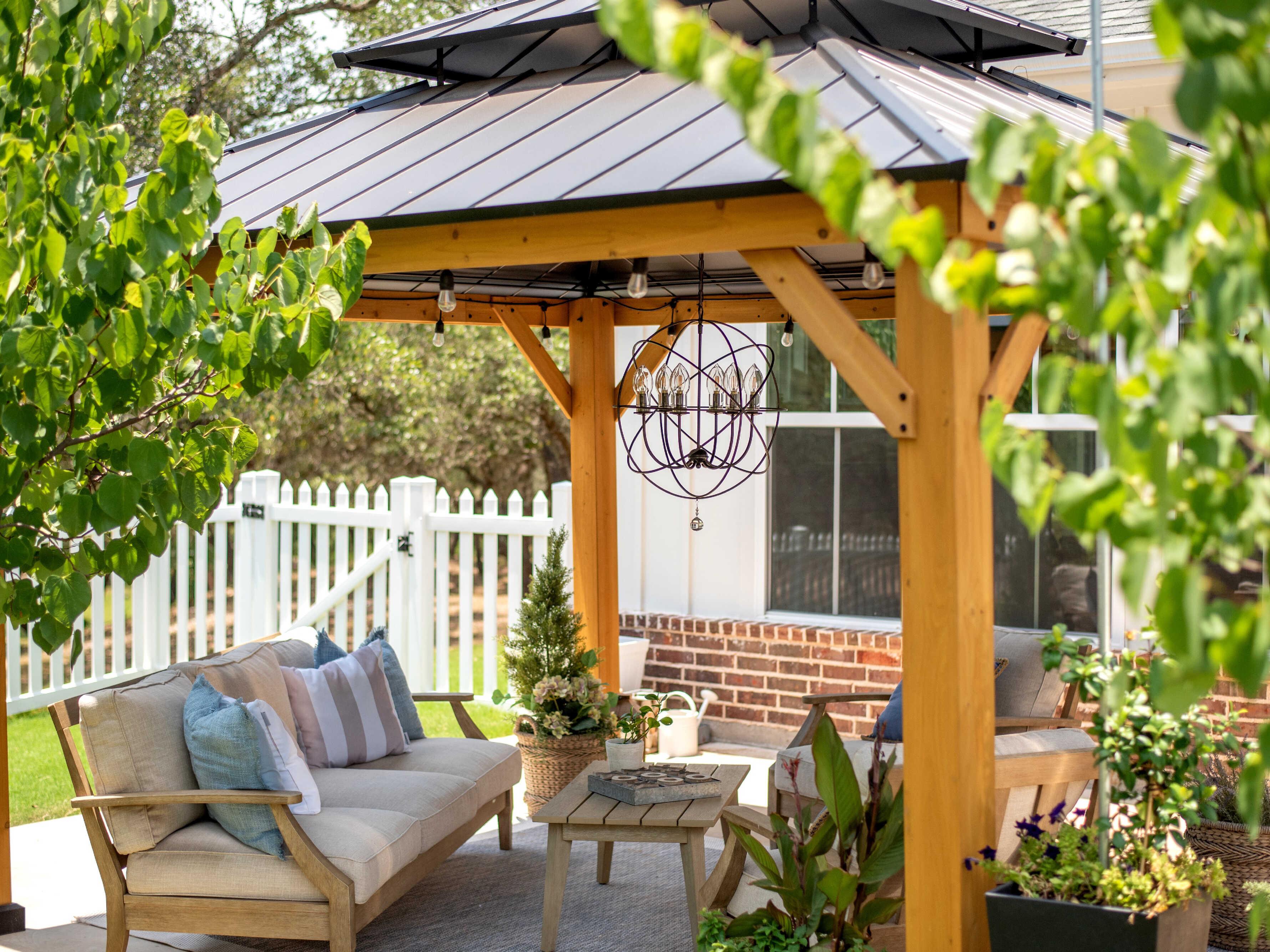 Crystorama Solaris 6 - Light Outdoor Hanging Light