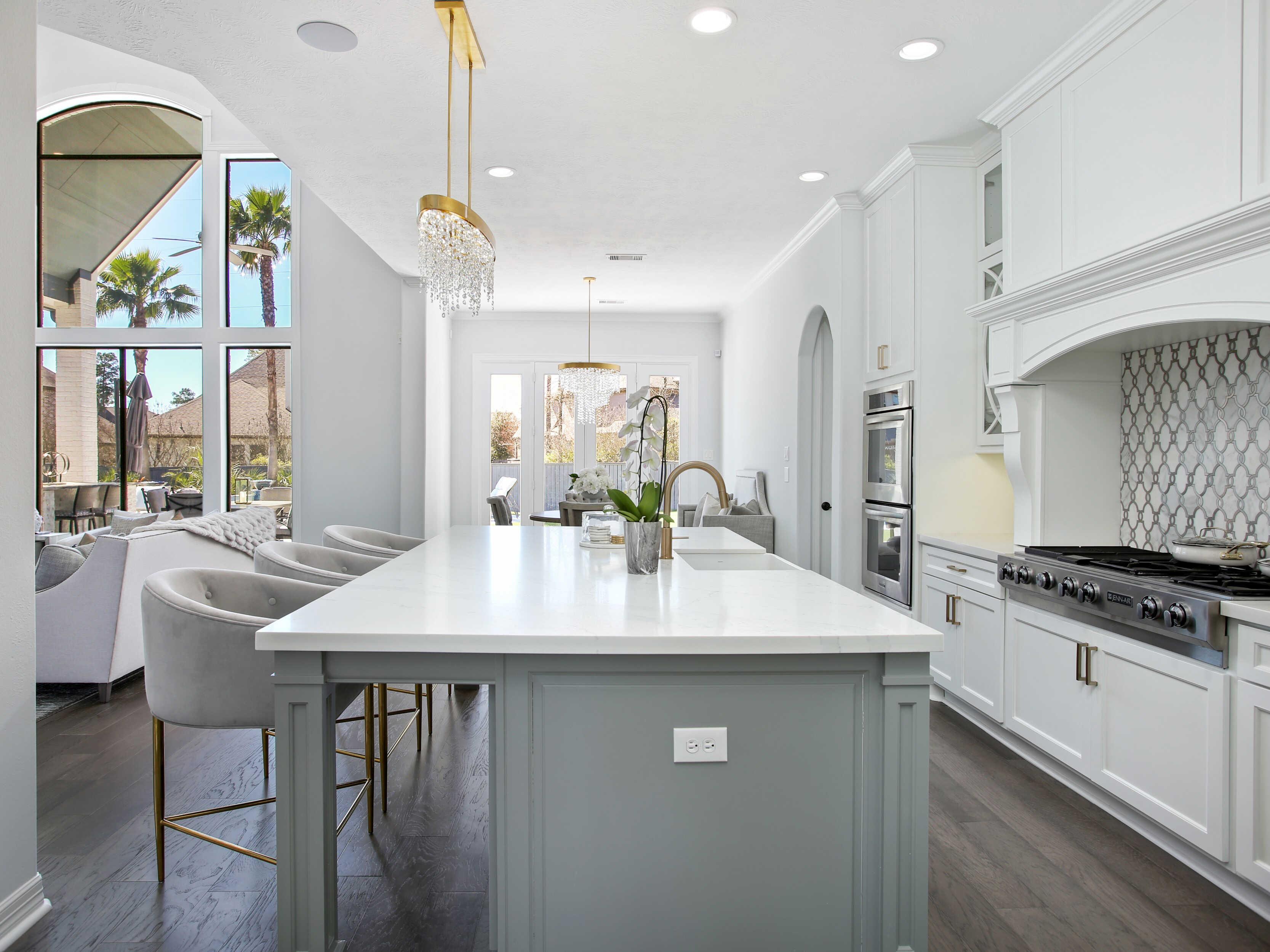 Crystorama Winham 8-Light Antique Gold Crystal Island Pendant