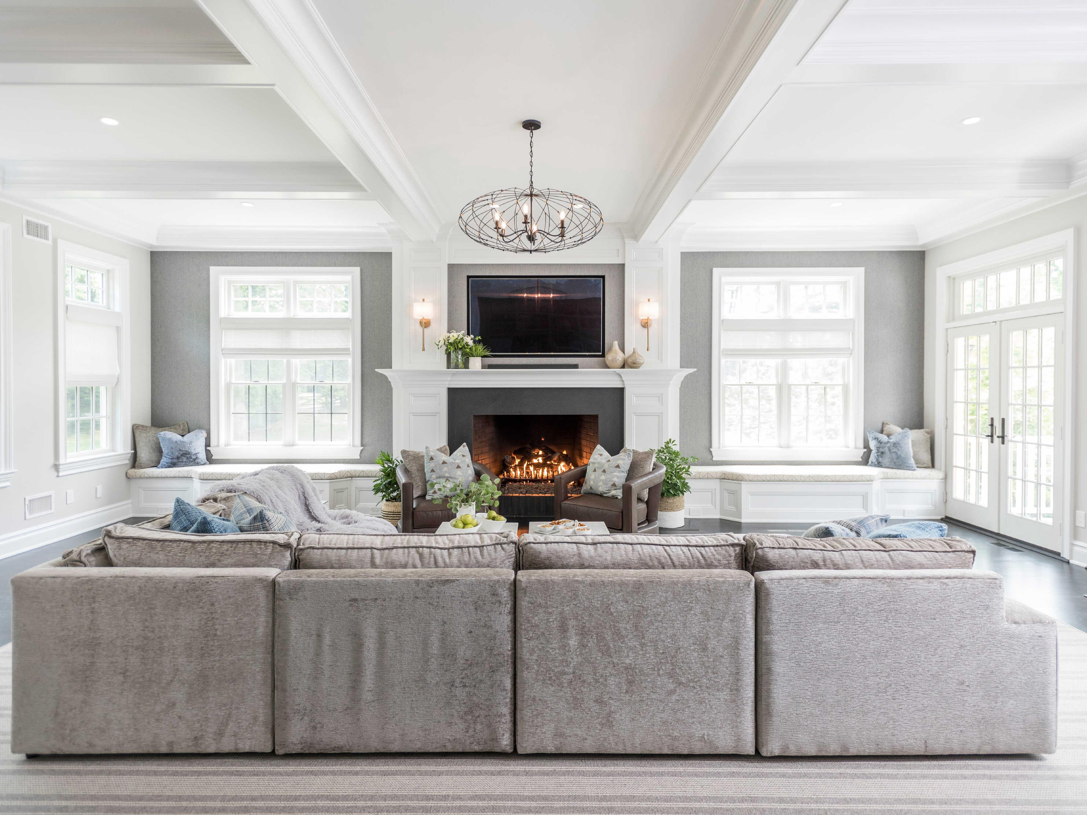 Crystorama Zucca 4-Light English Bronze Antique Gold Candelabra Round Chandelier