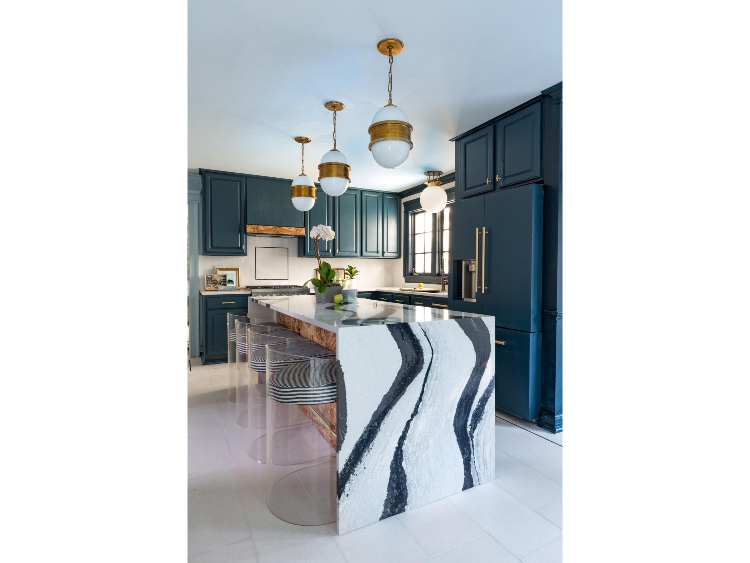 Corbett Lighting Broomley 1-Light Vintage Brass Glass Globe Mini Pendant