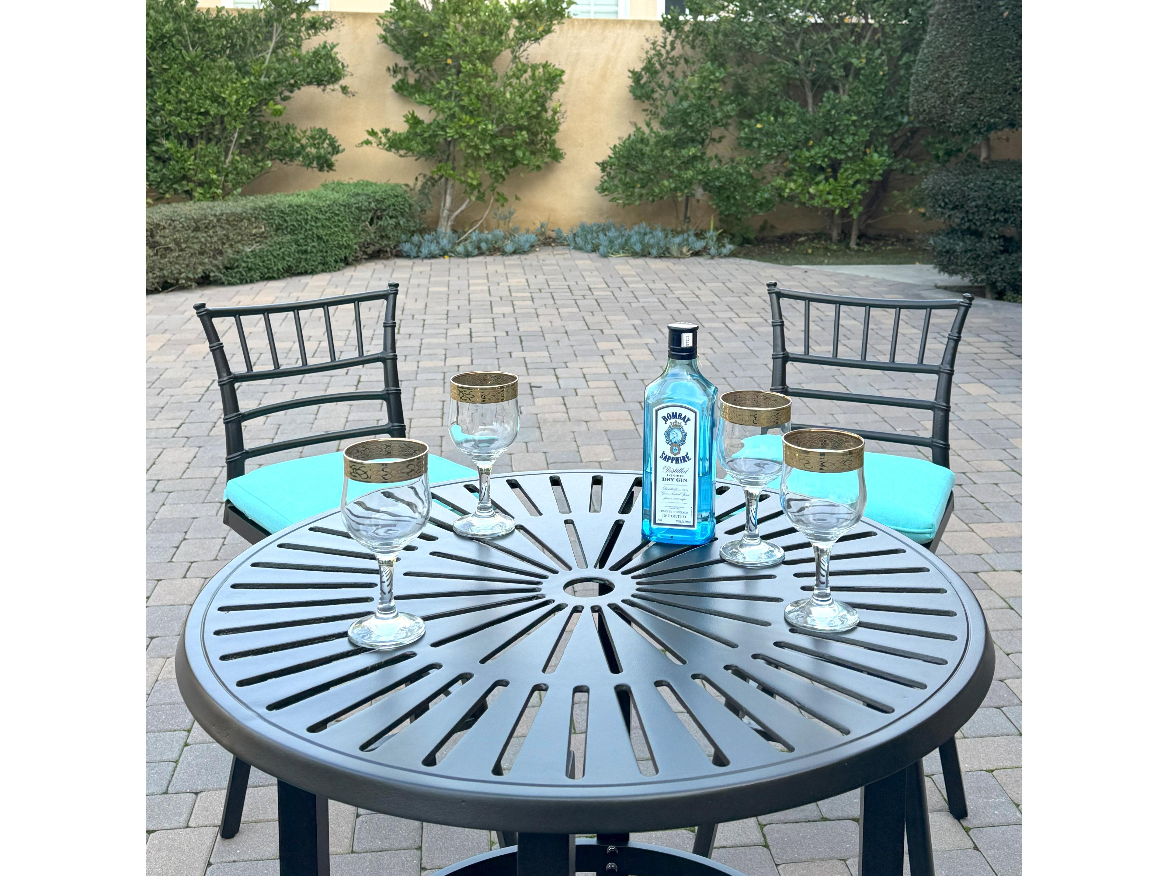 Darlee Outdoor Living Bella Aluminum 5-Piece Patio Bar Set with 30 feet' Round Bar Table
