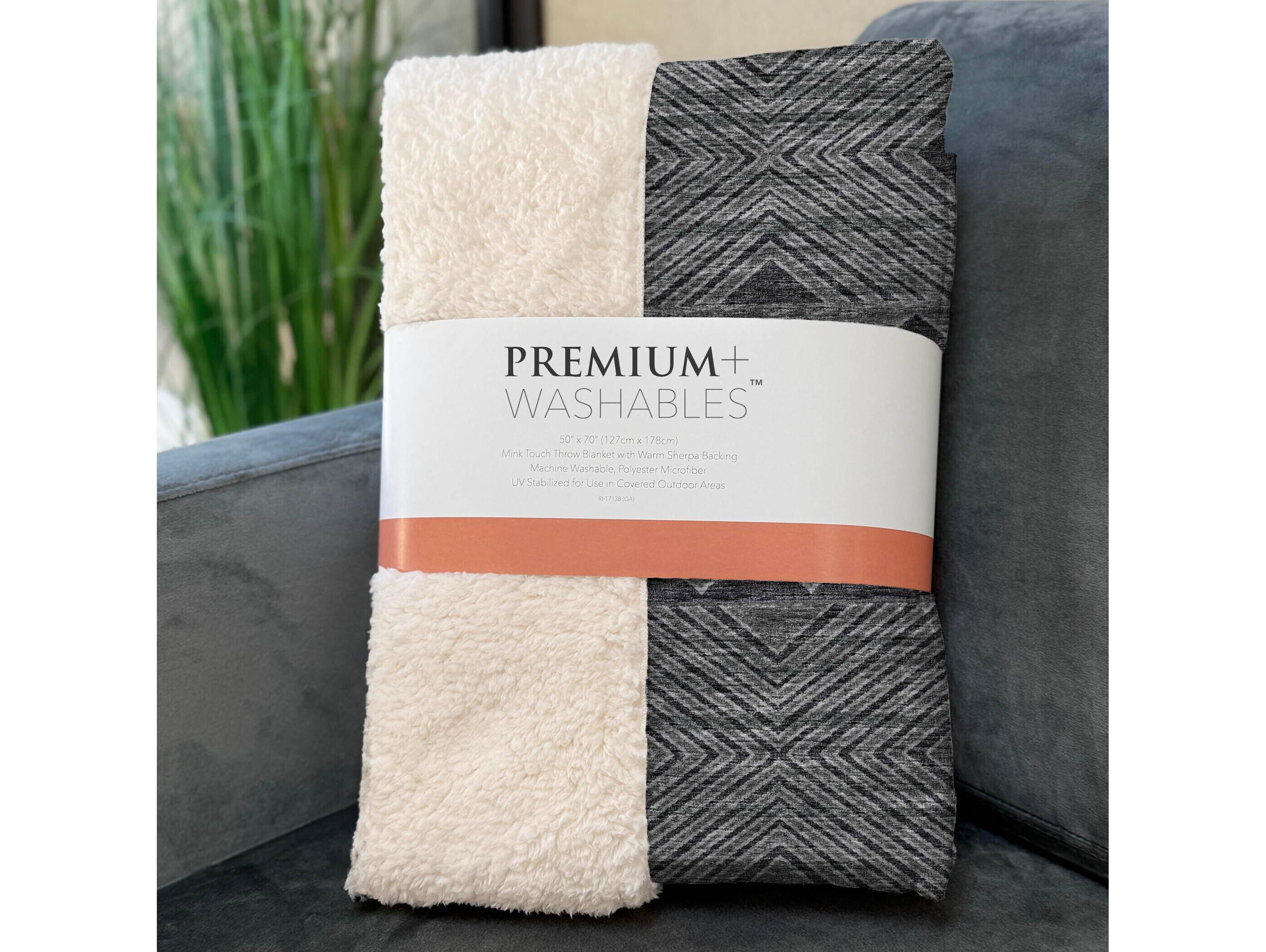 Dalyn Sherpa Gray Polyester Throw