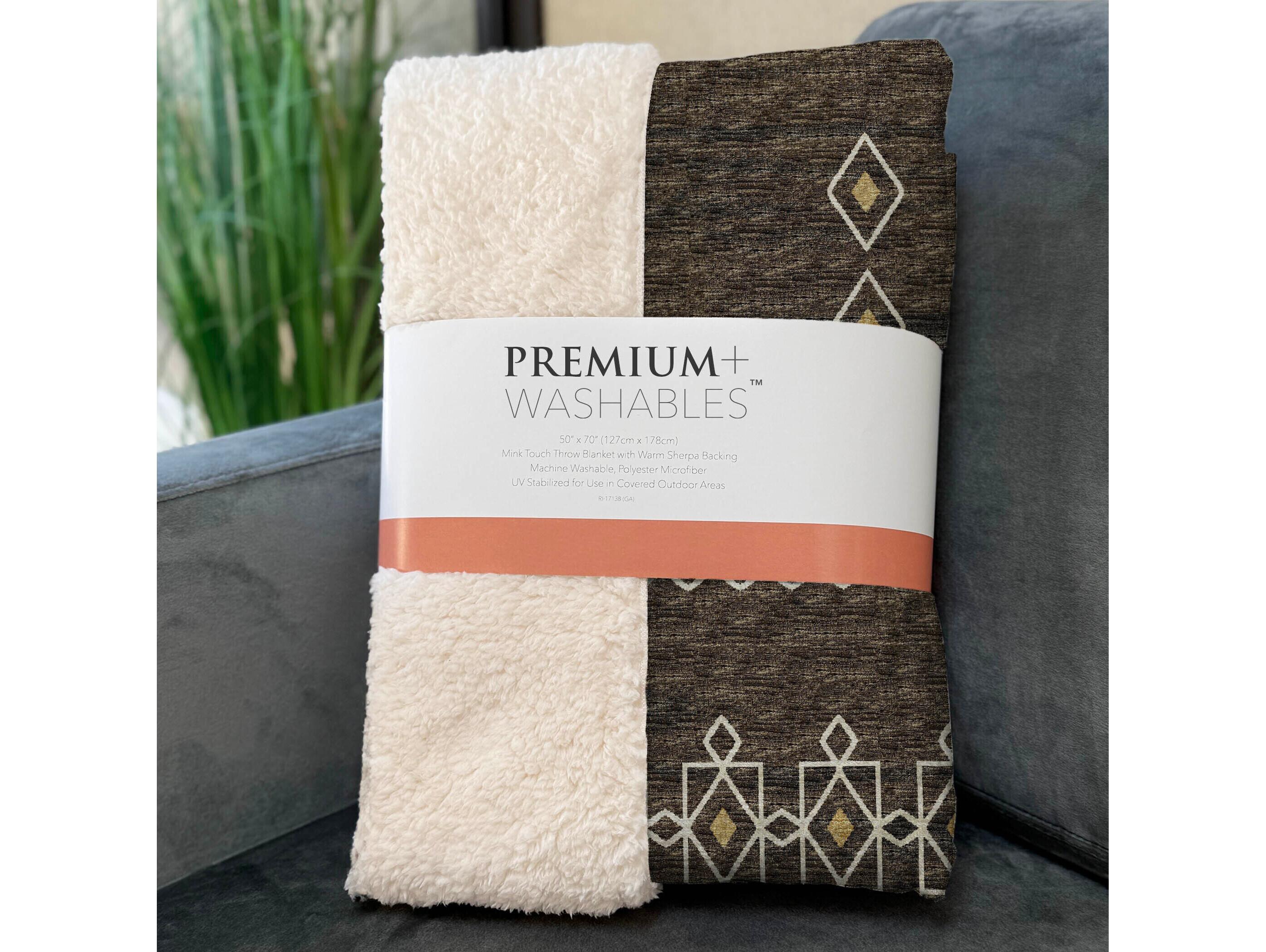 Dalyn Sherpa Brown Polyester Throw