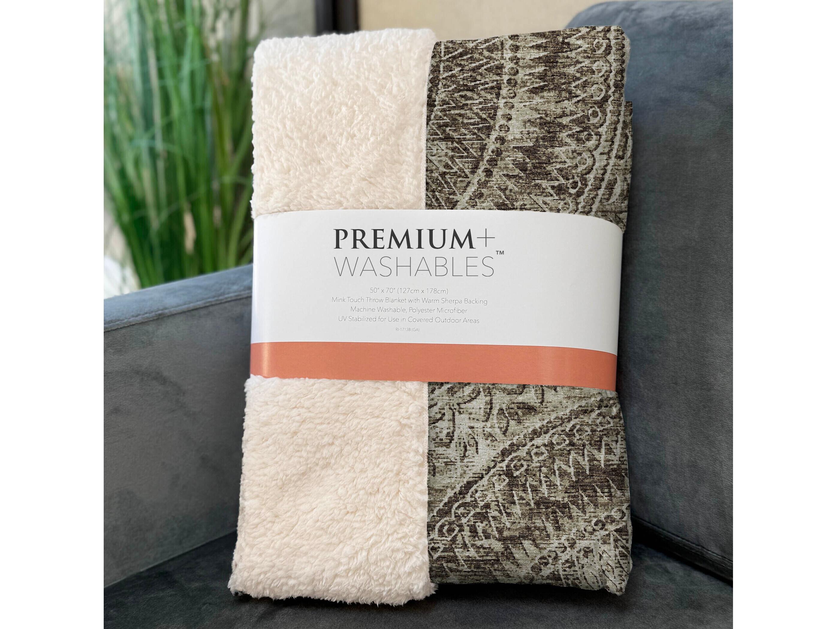 Dalyn Sherpa Brown Polyester Throw
