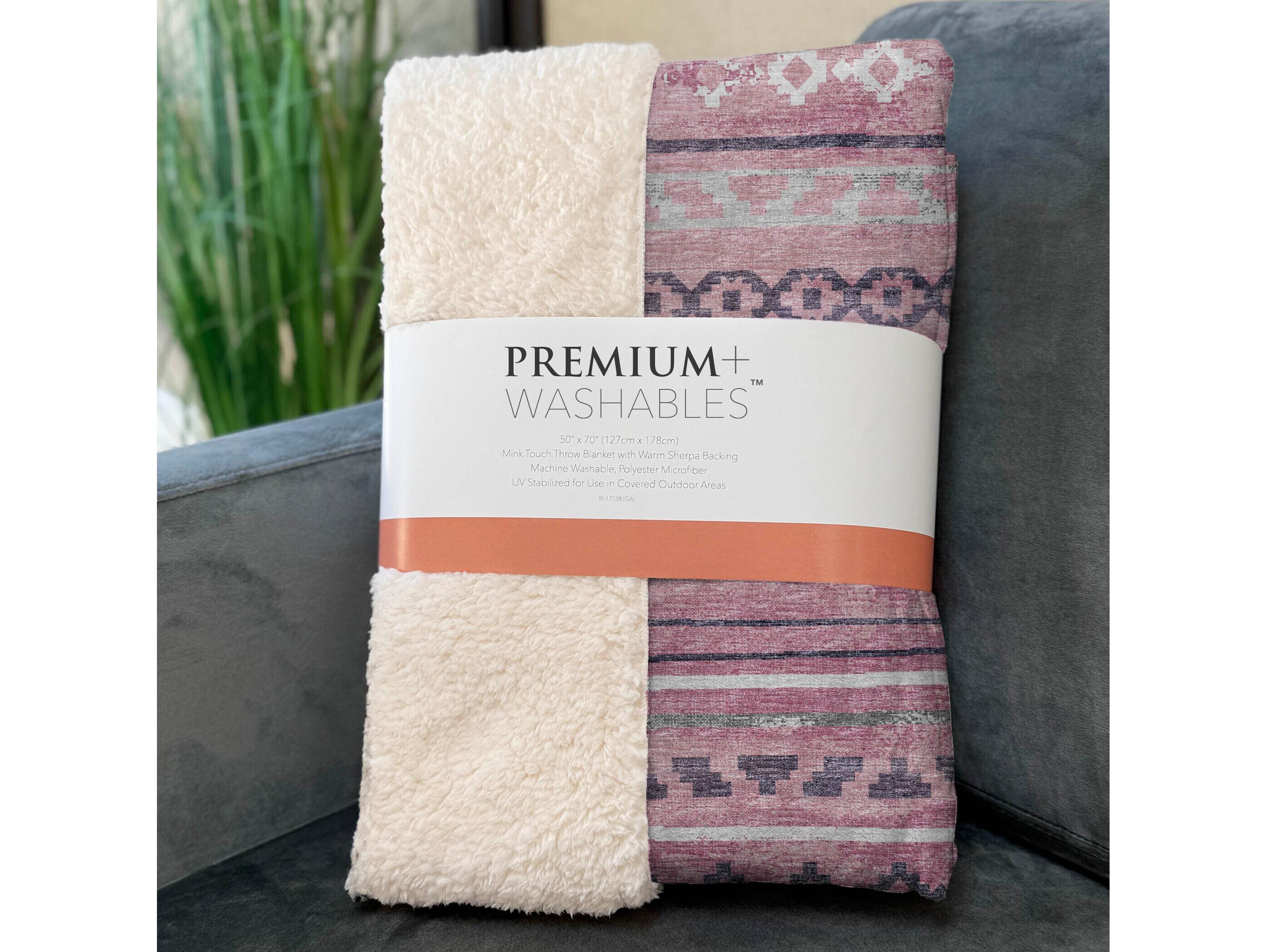 Dalyn Sherpa Pink Polyester Throw