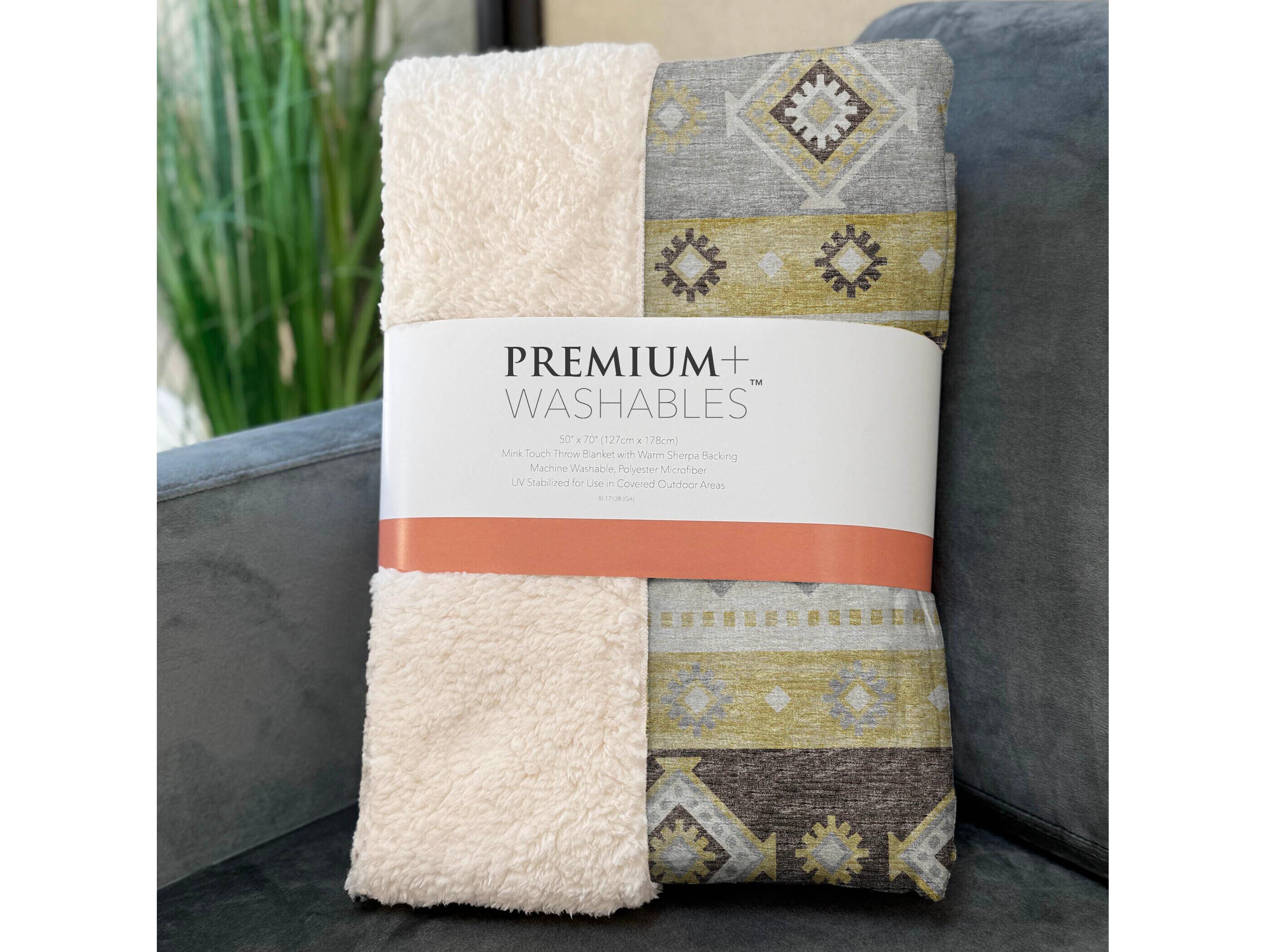 Dalyn Sherpa Purple Polyester Throw