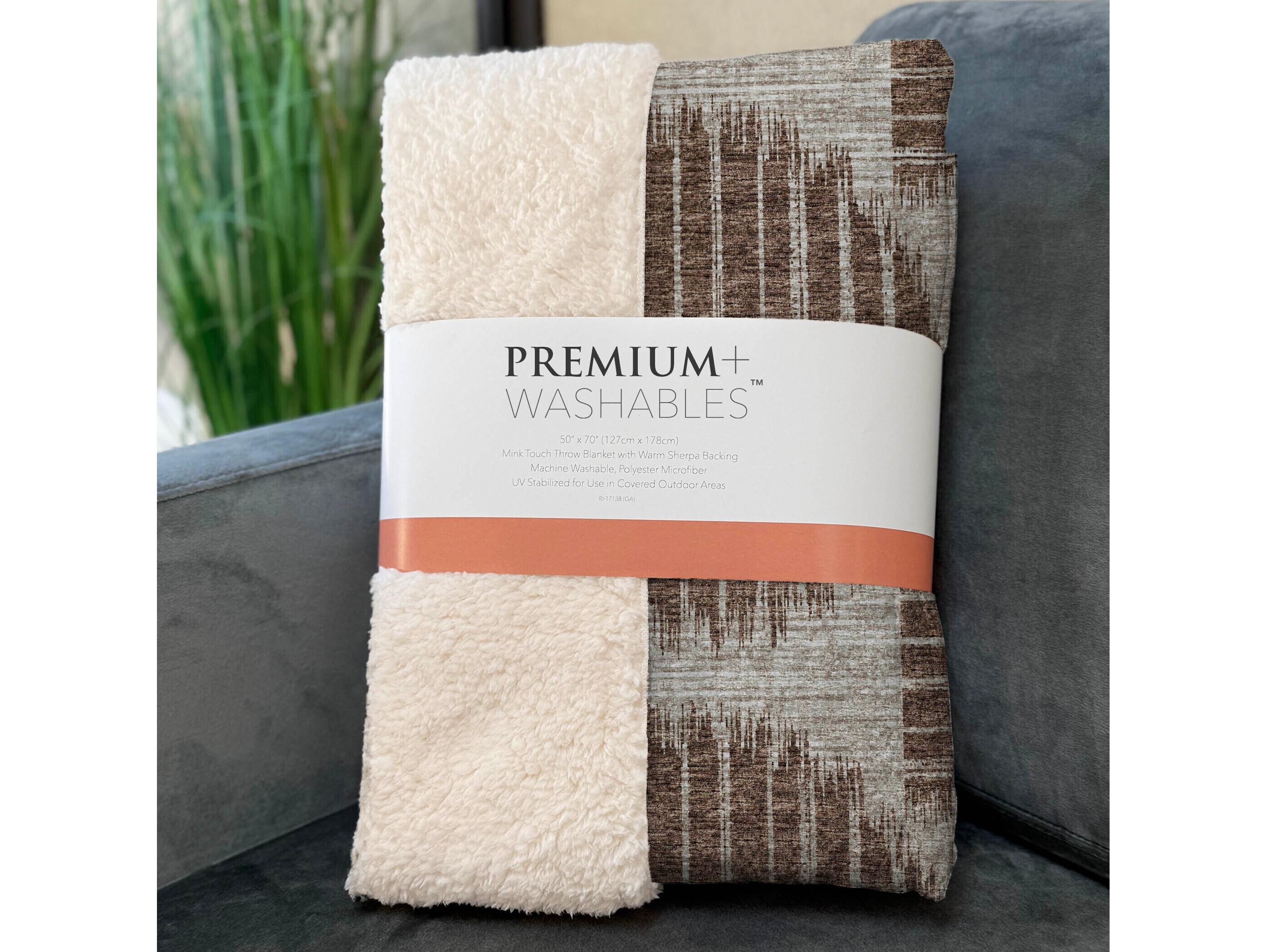 Dalyn Sherpa Brown Polyester Throw