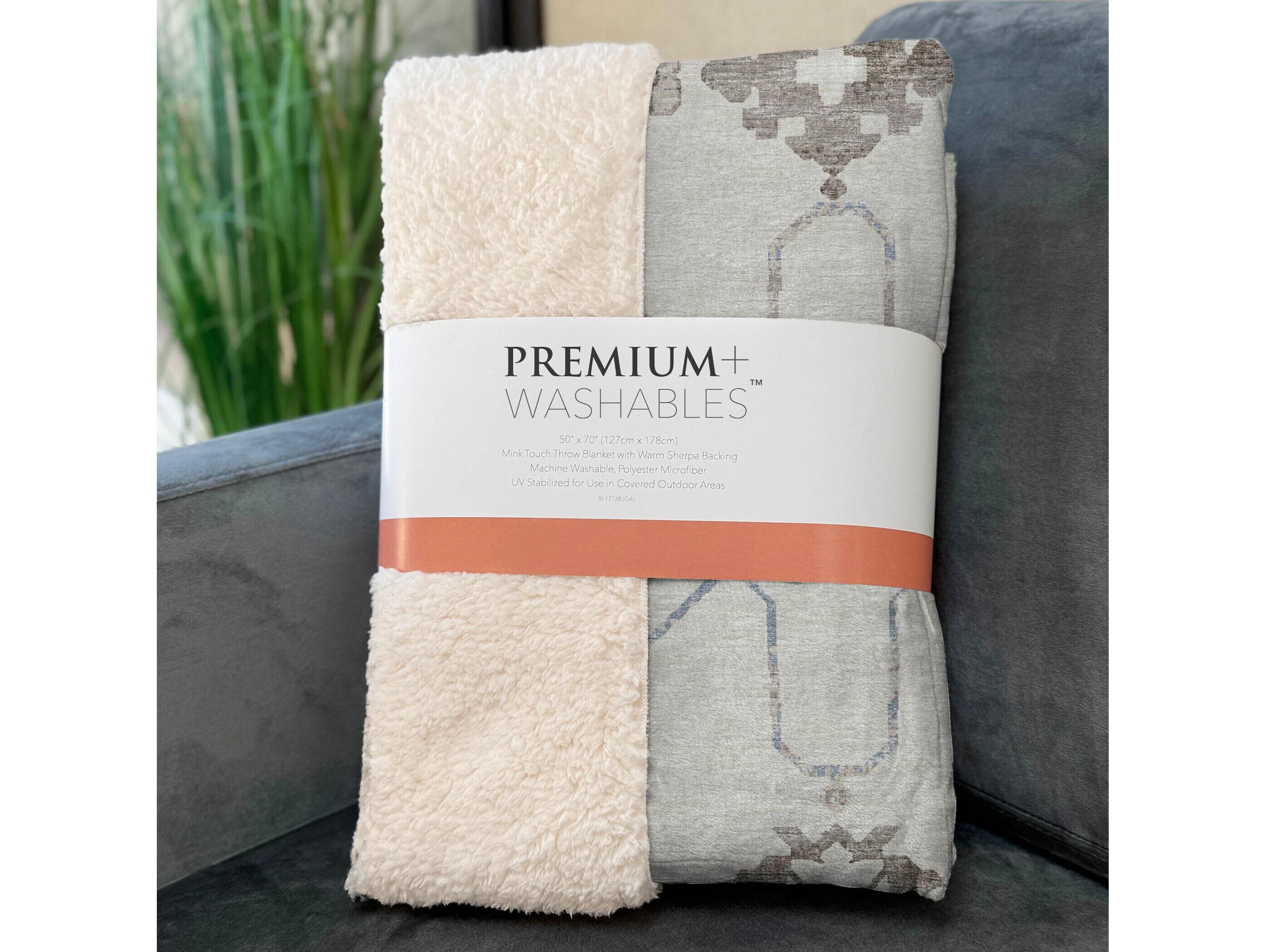 Dalyn Sherpa Neutral Polyester Throw