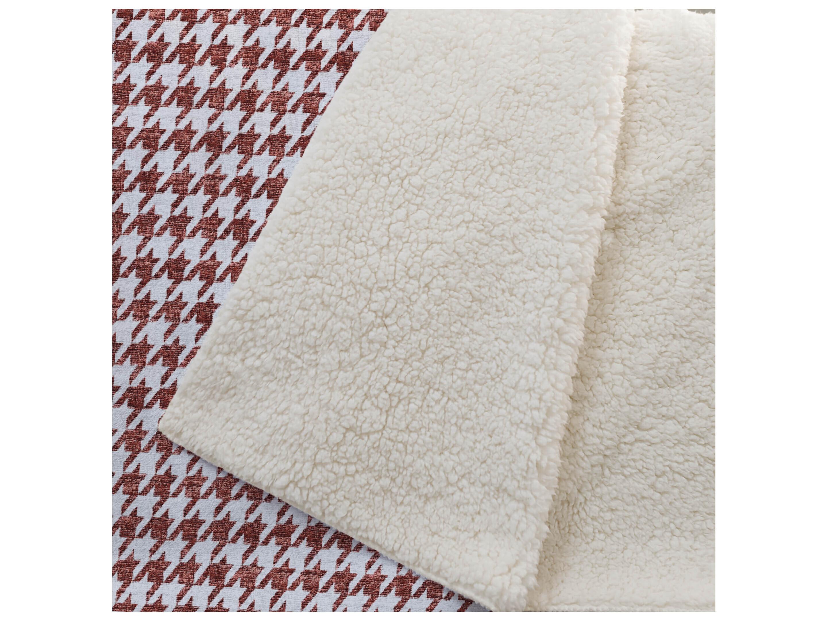 Dalyn Sherpa Red Polyester Throw