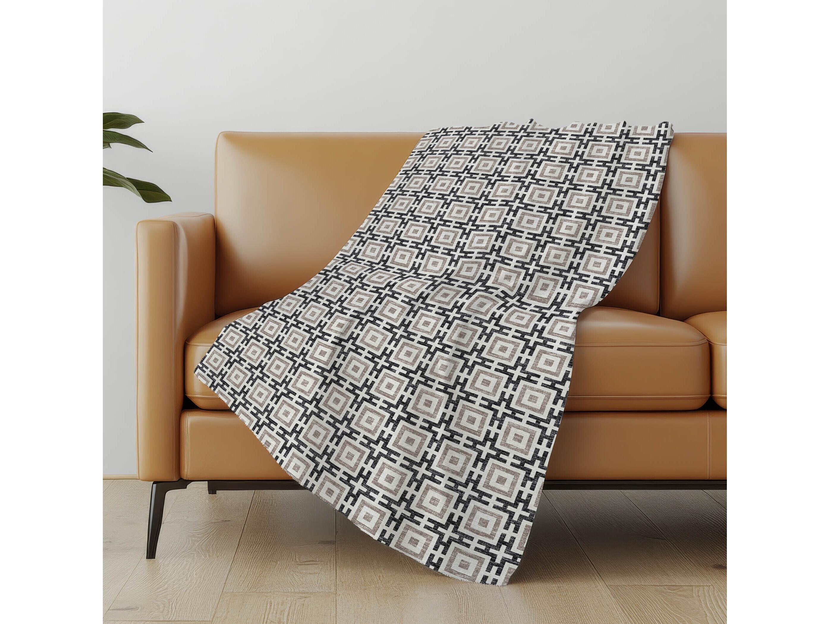 Dalyn Sherpa Black Polyester Throw