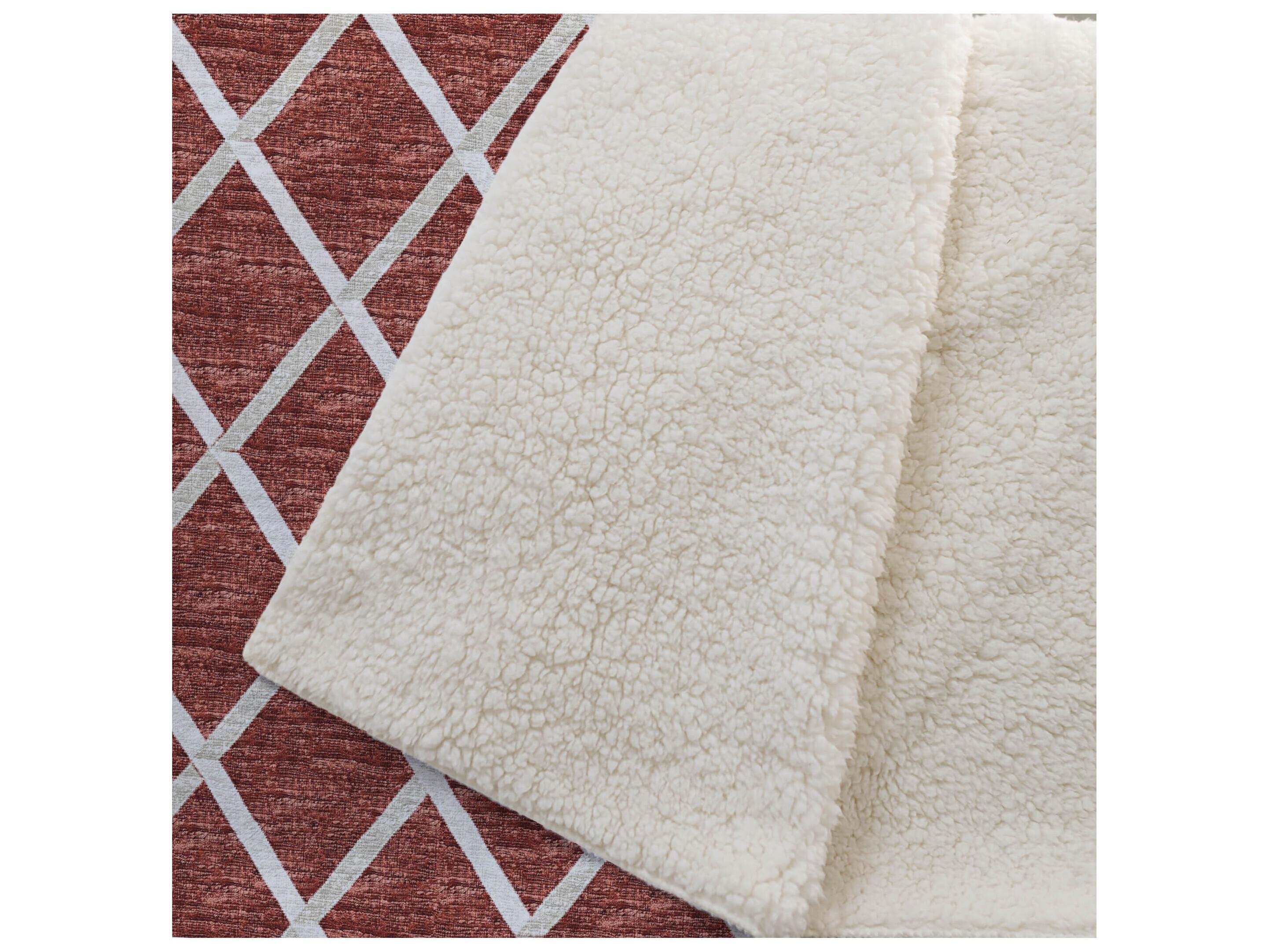 Dalyn Sherpa Red Polyester Throw