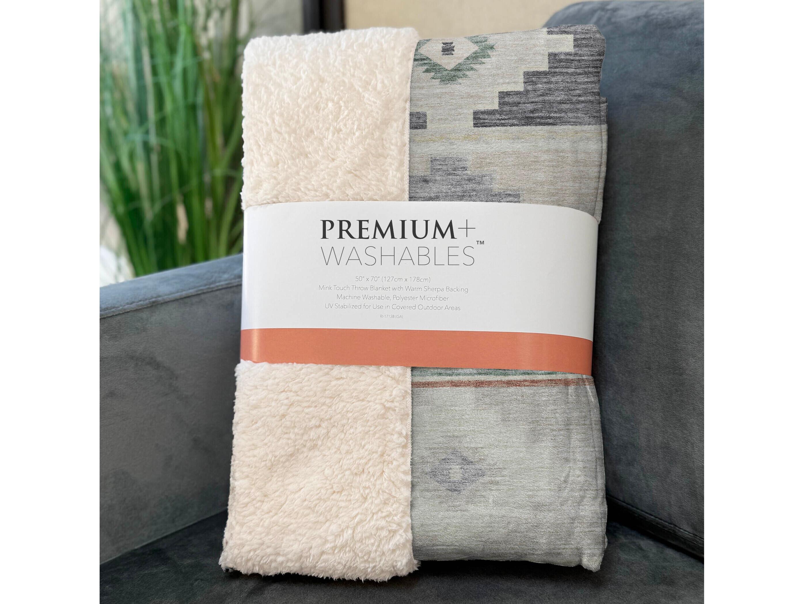 Dalyn Sherpa Ivory Polyester Throw