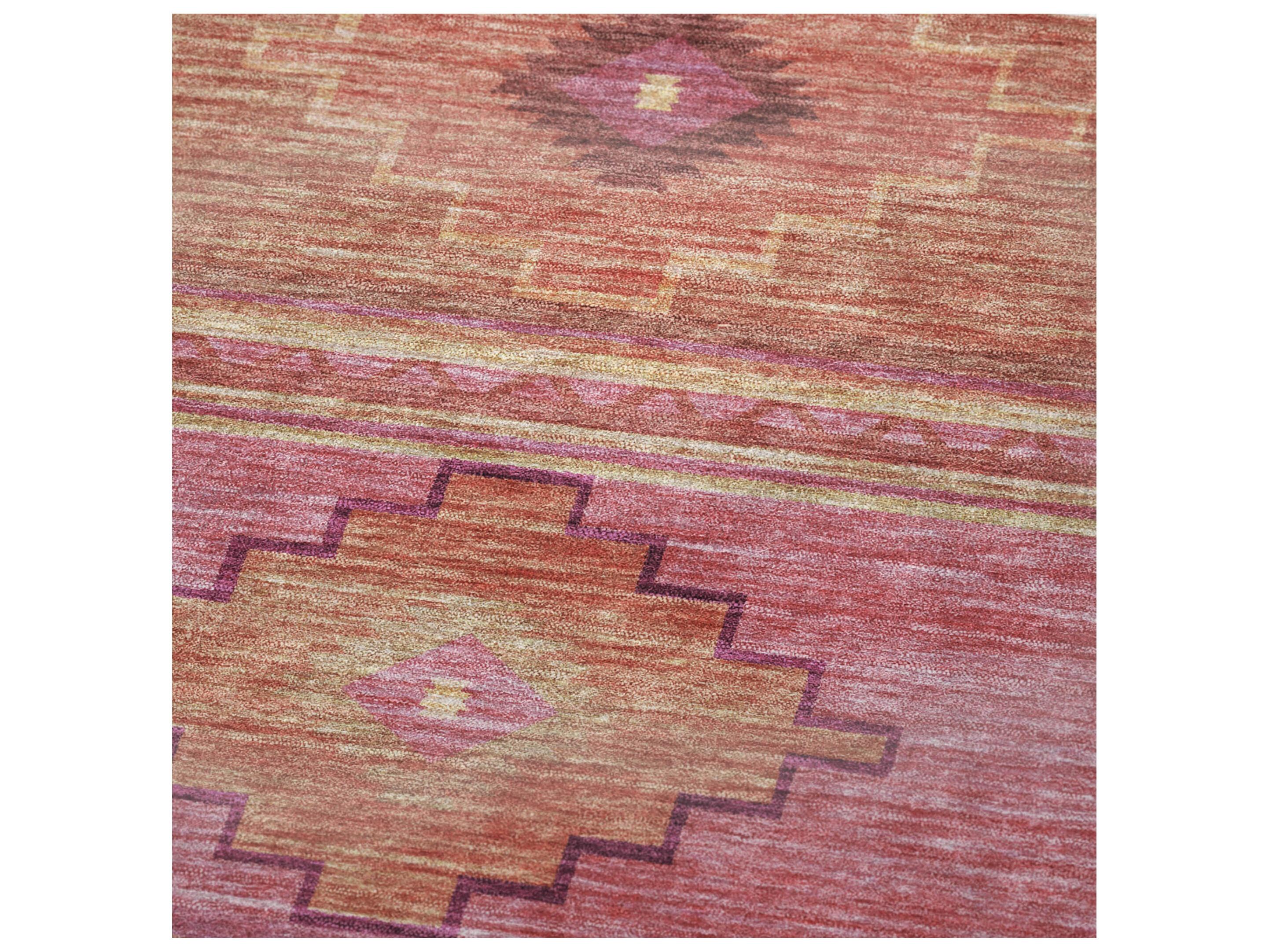 Dalyn Sherpa Pink Polyester Throw