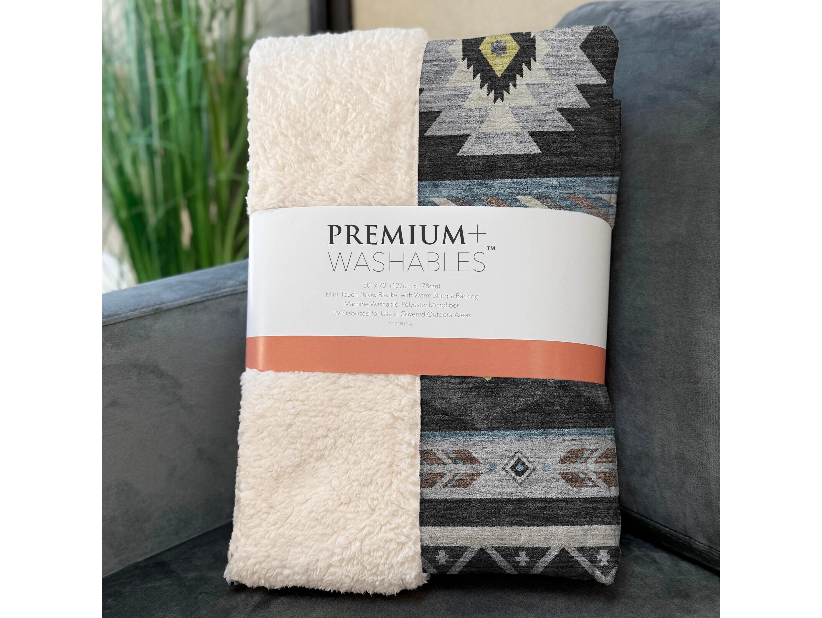 Dalyn Sherpa Black Polyester Throw
