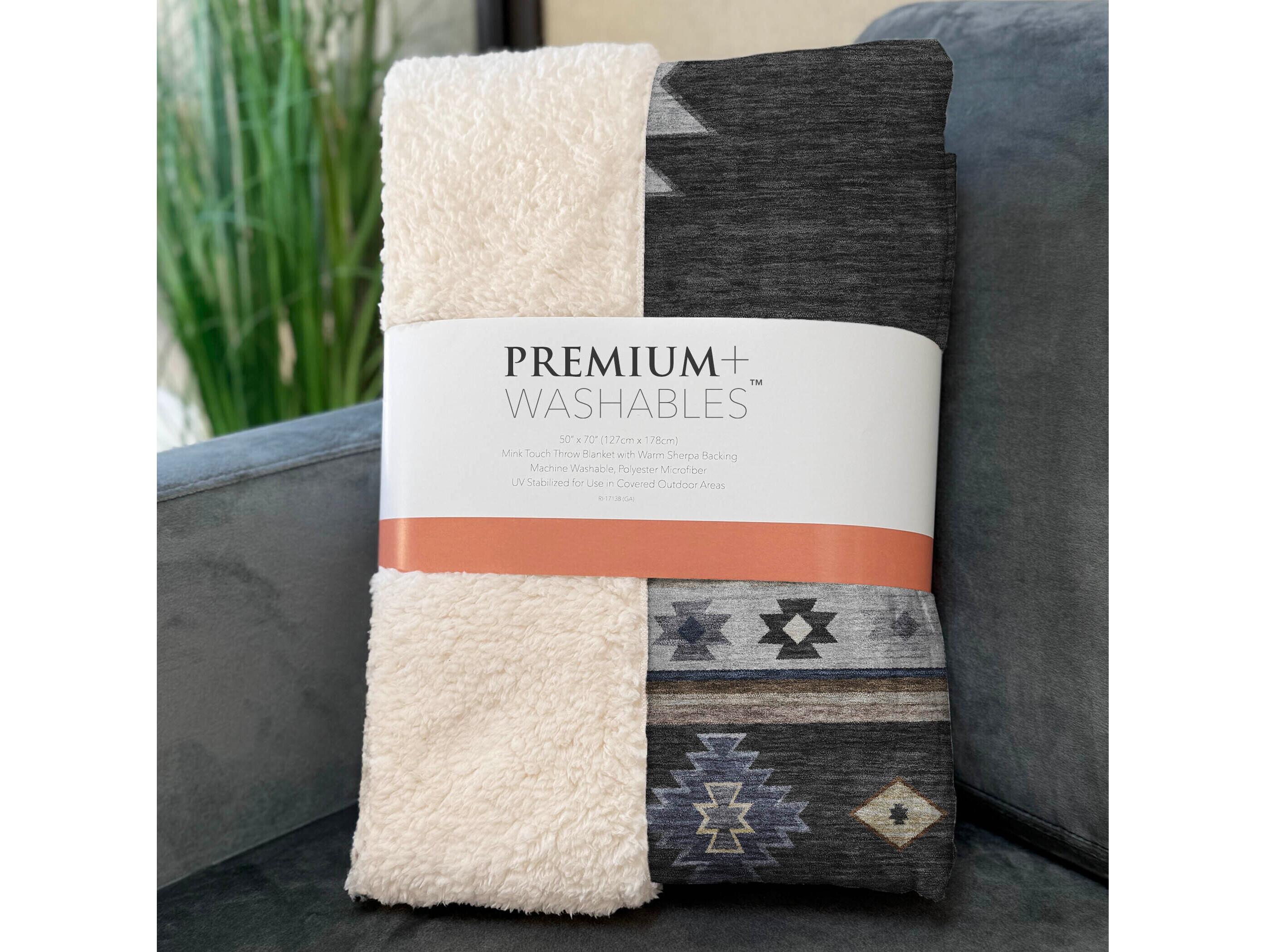 Dalyn Sherpa Black Polyester Throw