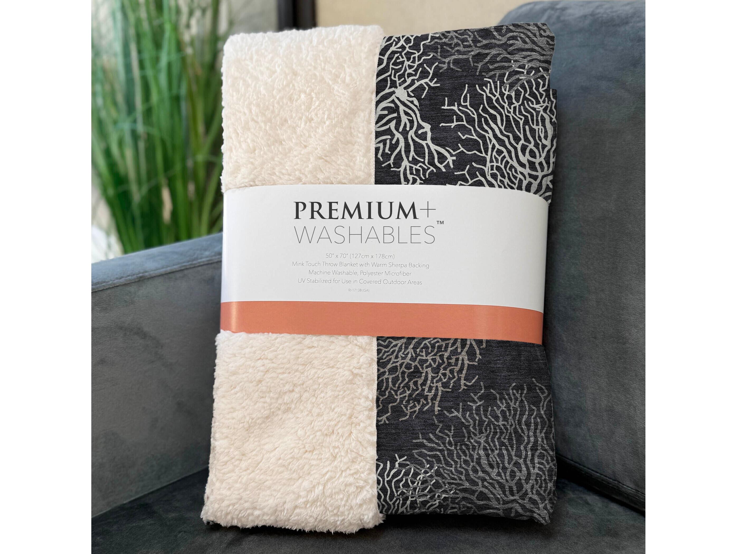 Dalyn Sherpa Black Polyester Throw