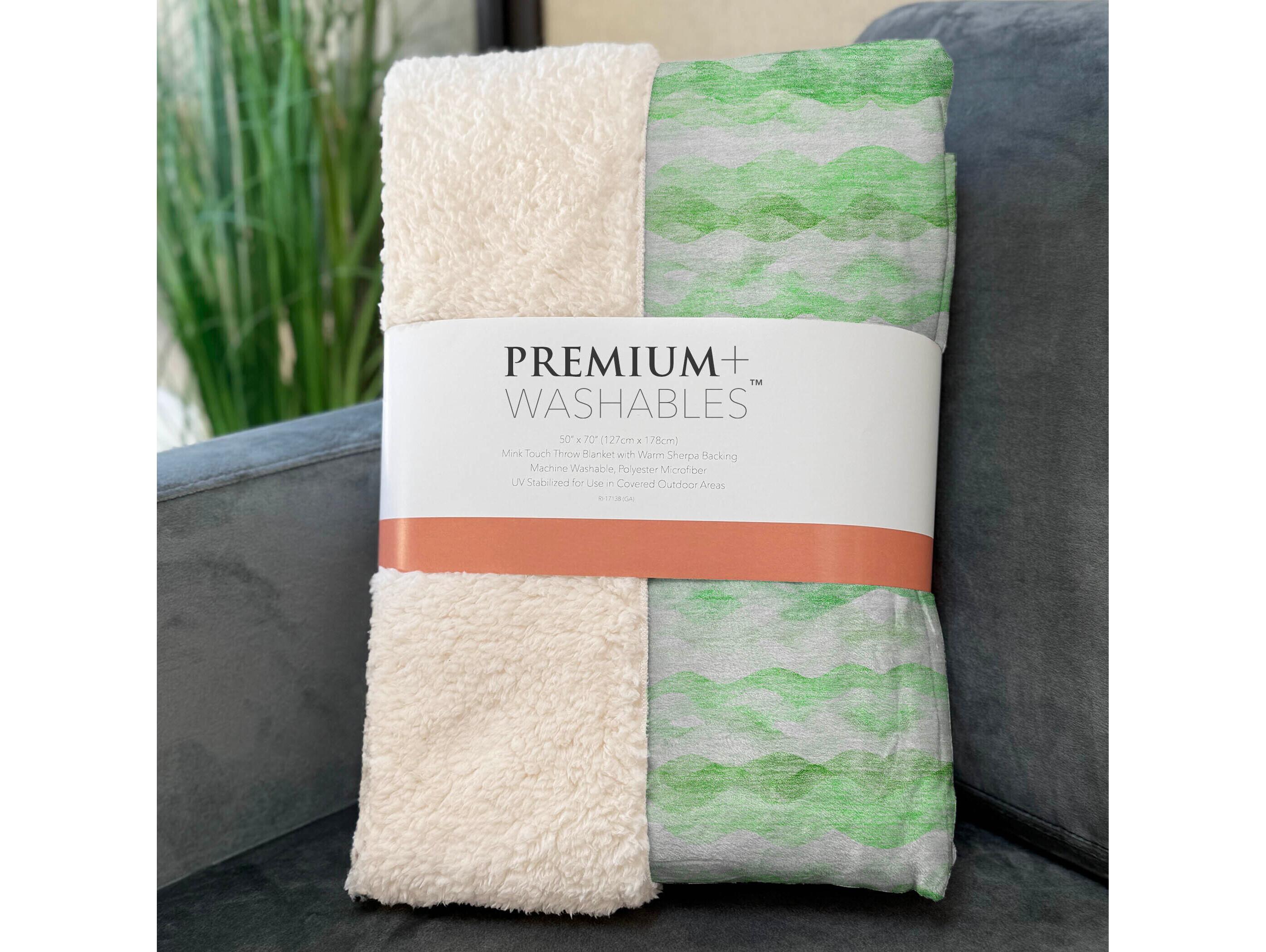 Dalyn Sherpa Green Polyester Throw