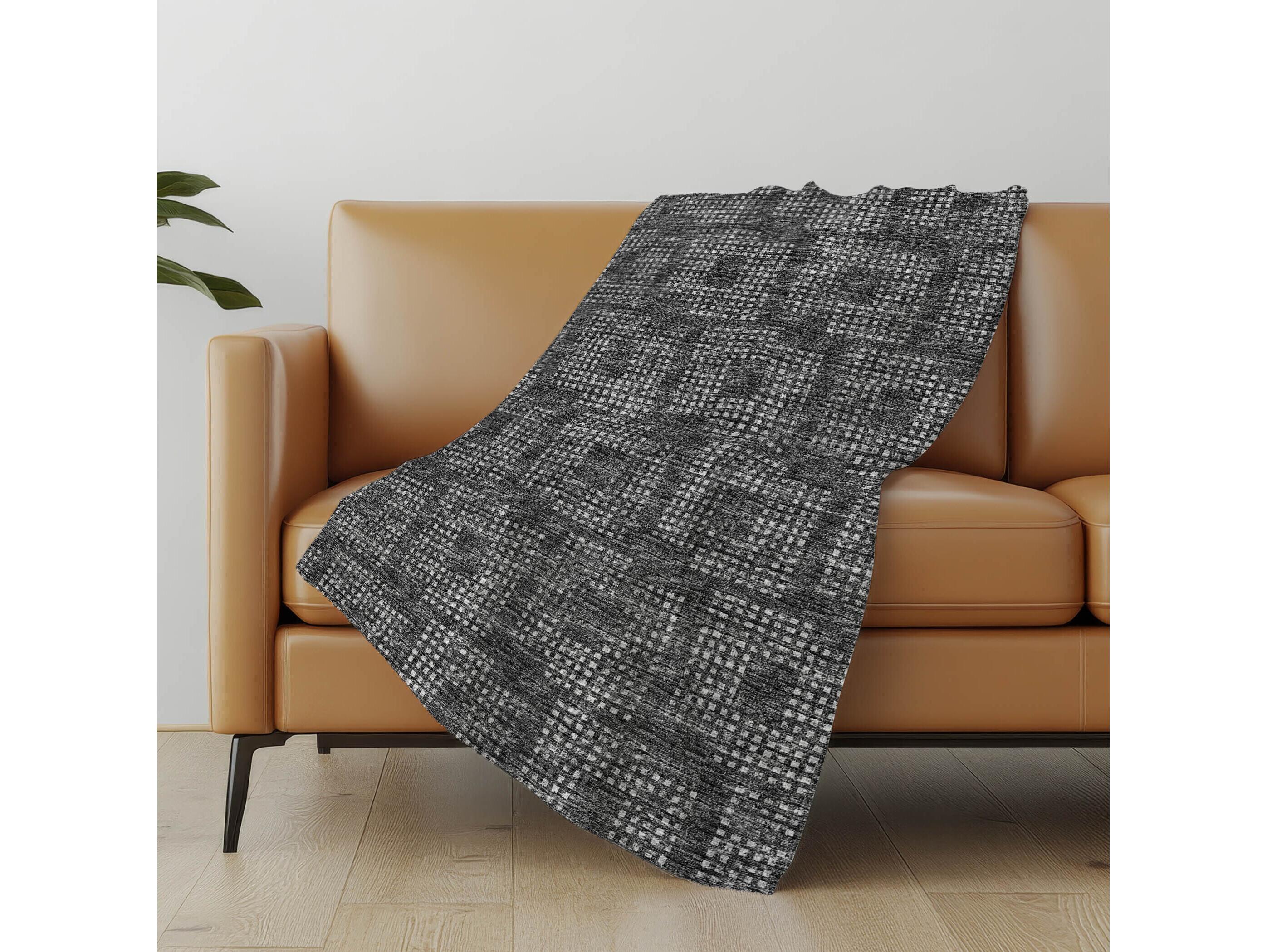 Dalyn Sherpa Black Polyester Throw