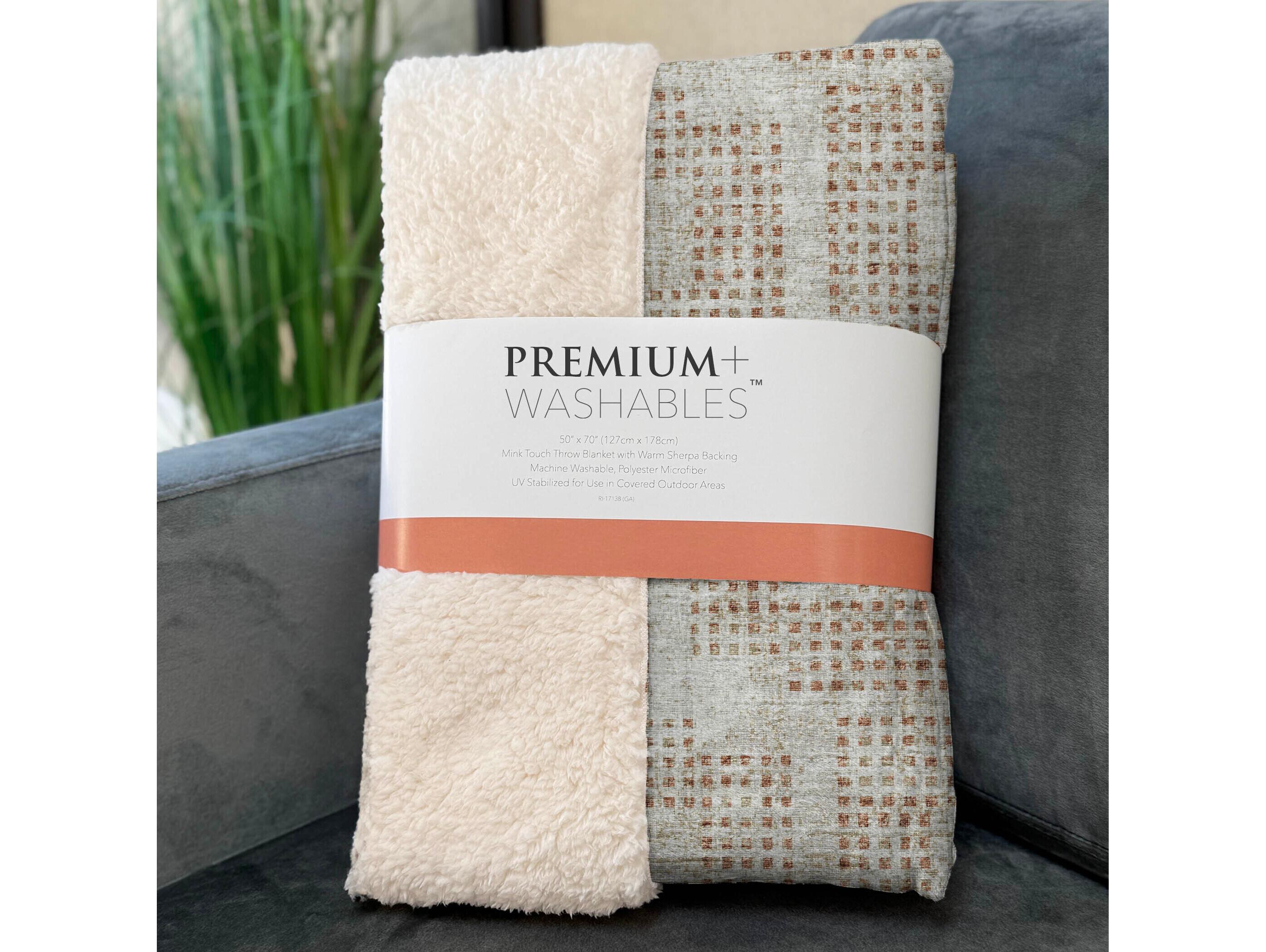 Dalyn Sherpa Ivory Polyester Throw