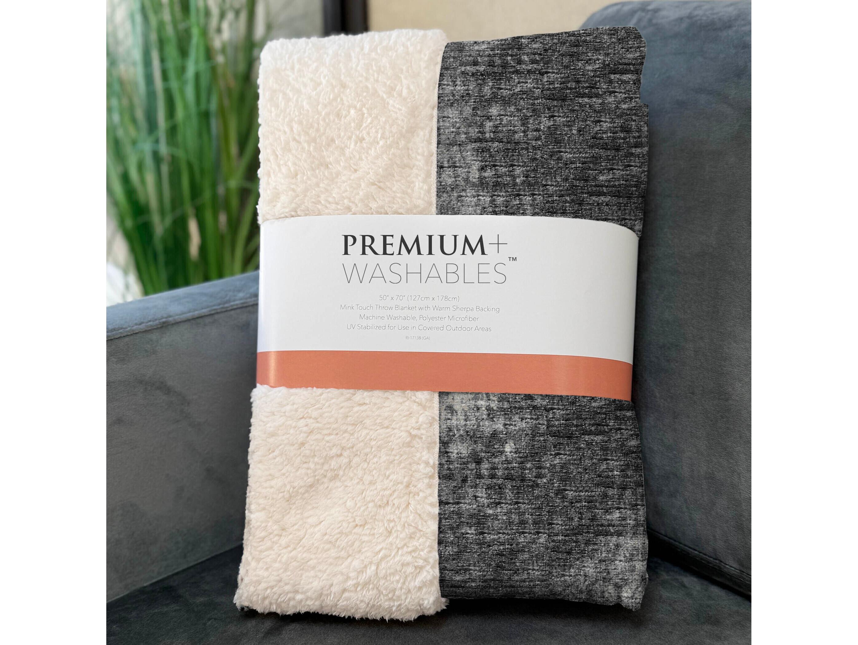 Dalyn Sherpa Black Polyester Throw