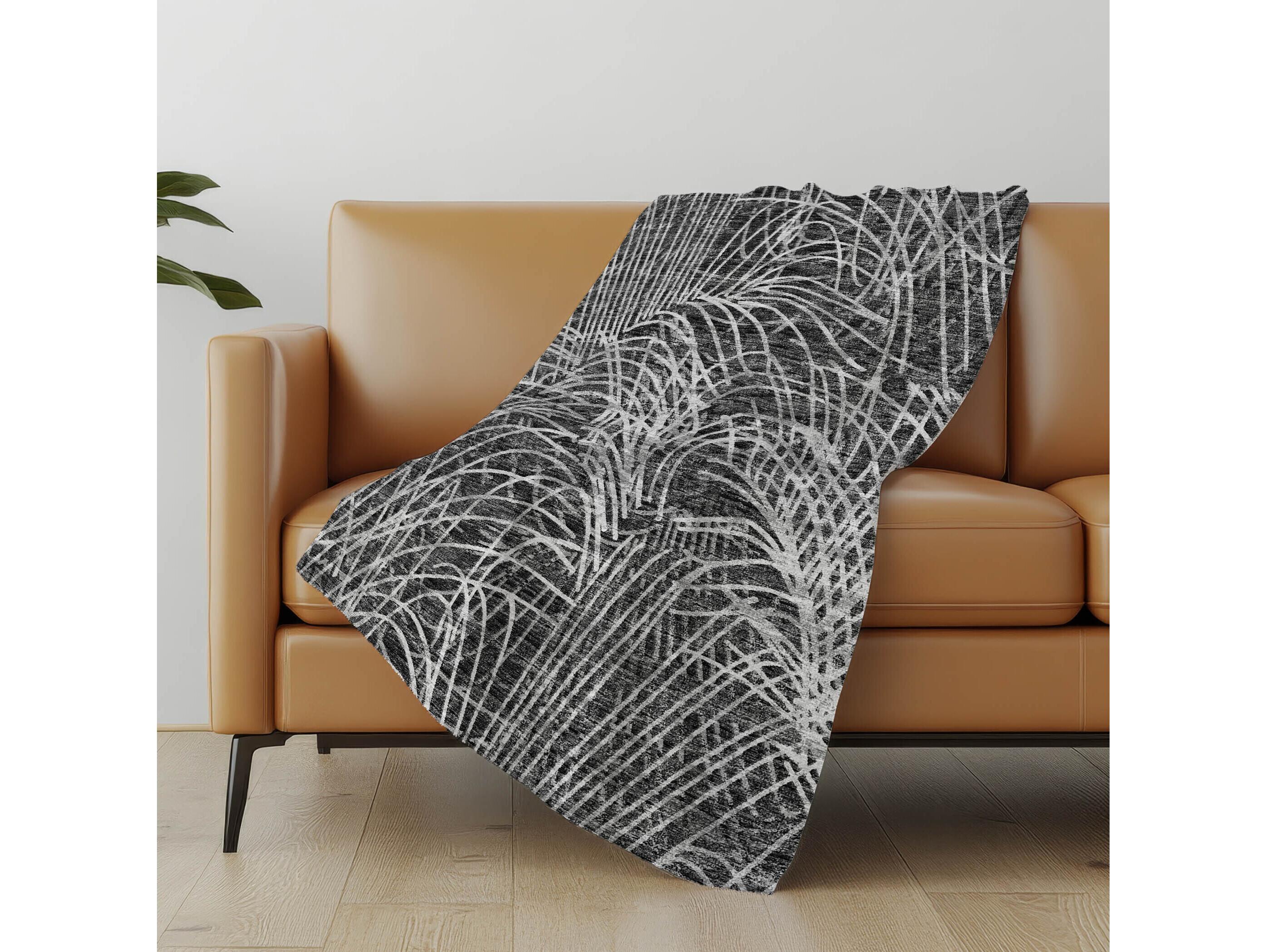 Dalyn Sherpa Black Polyester Throw