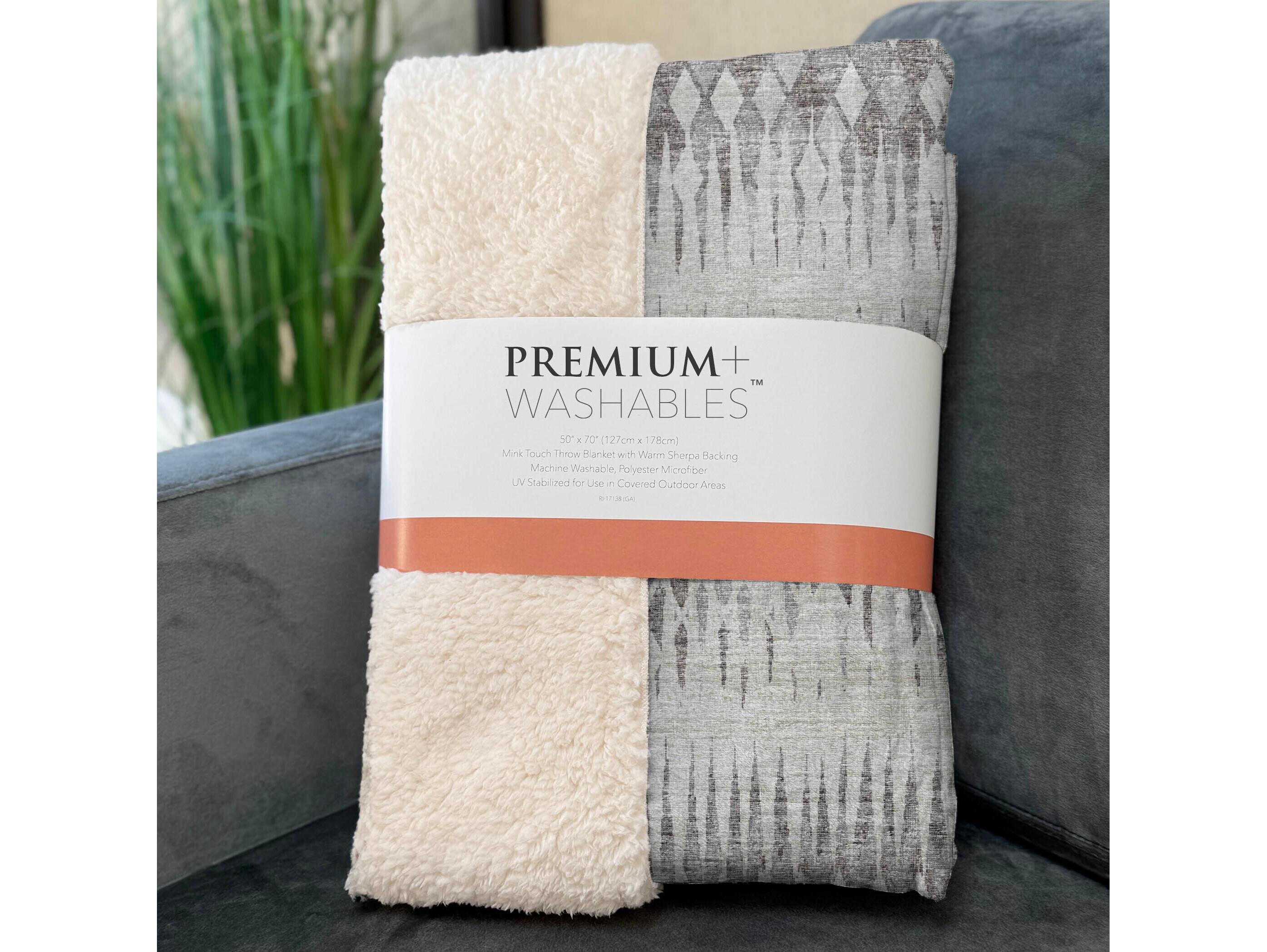 Dalyn Sherpa Ivory Polyester Throw