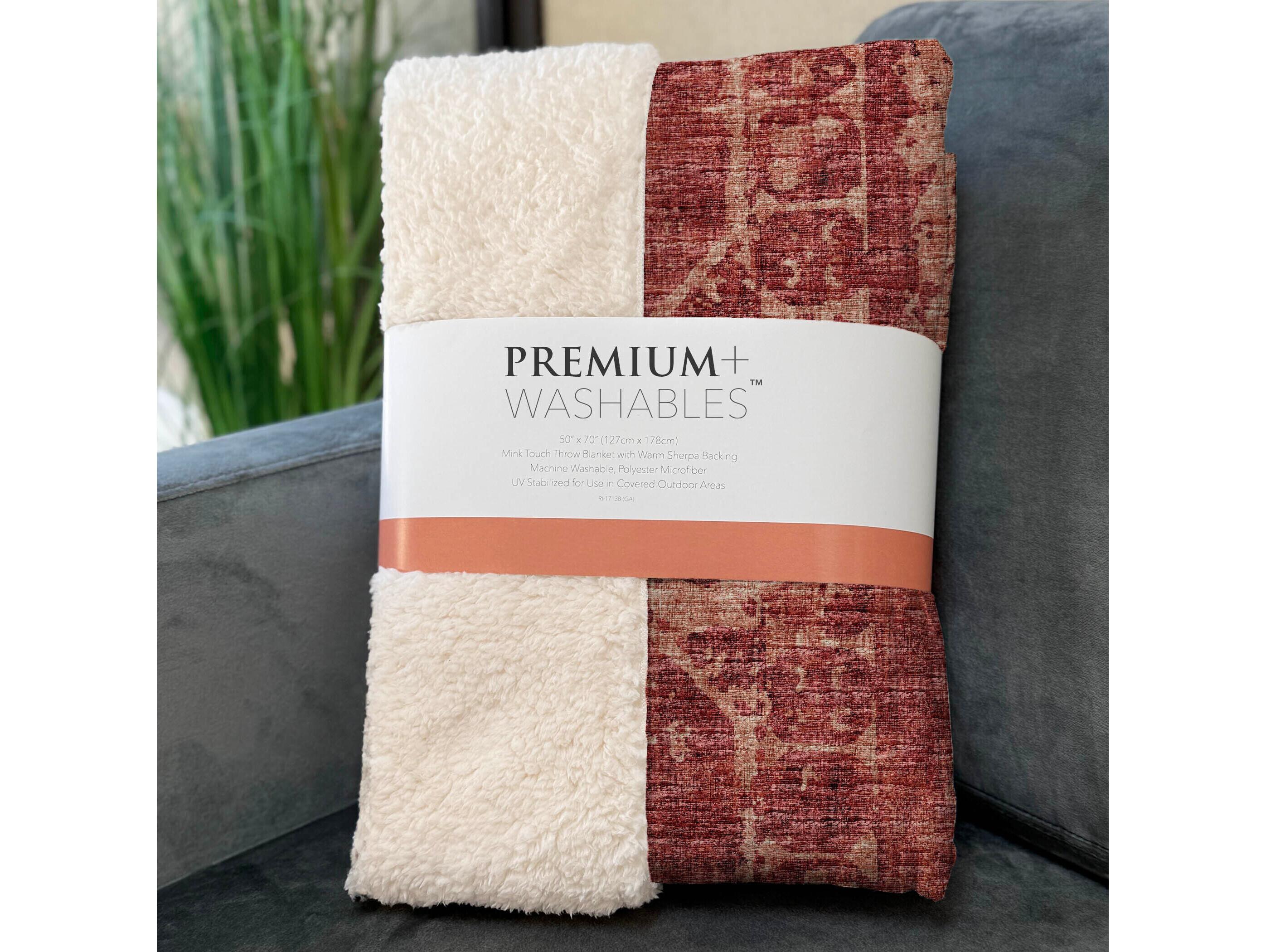 Dalyn Sherpa Red Polyester Throw