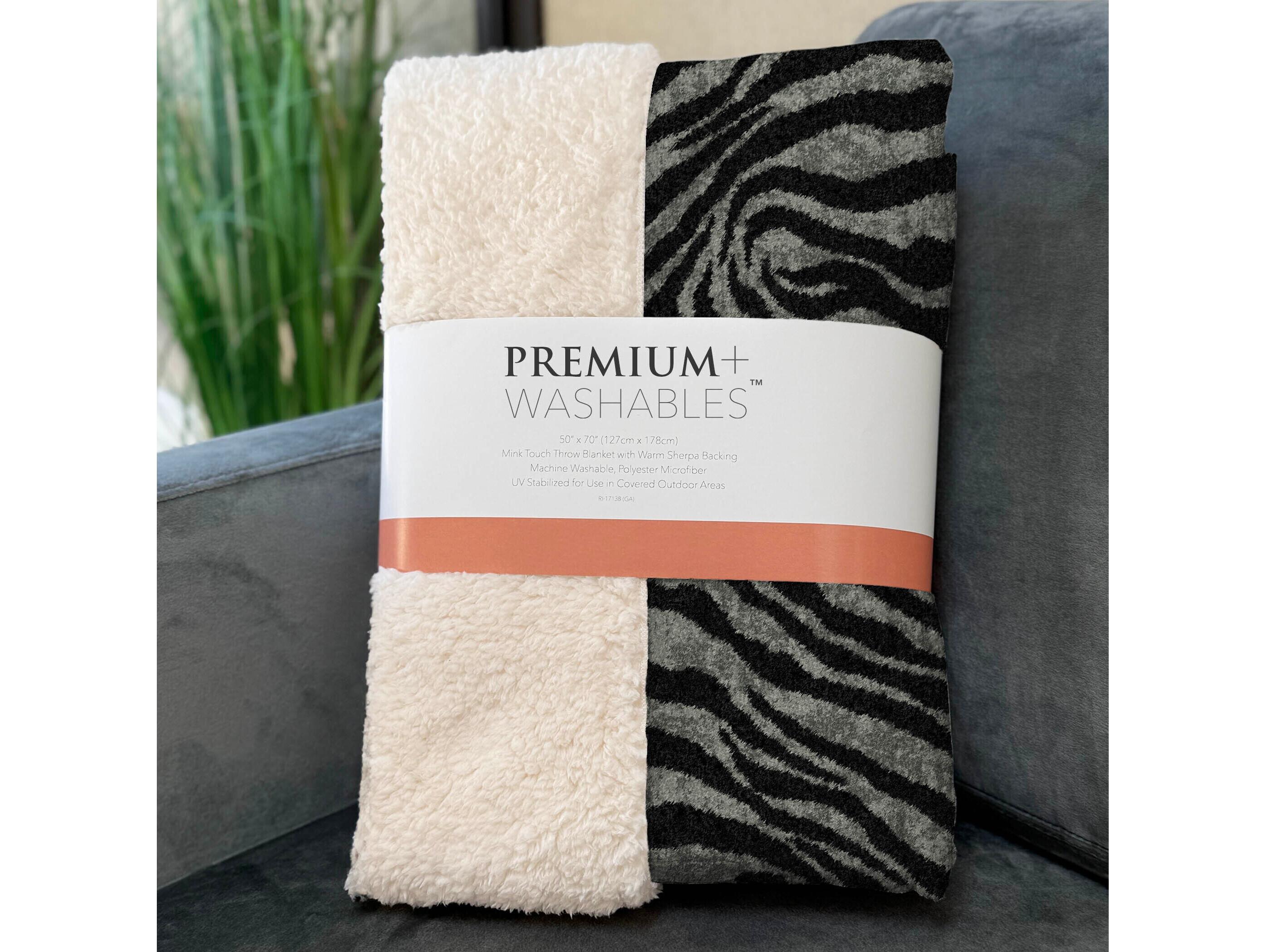 Dalyn Sherpa Black Polyester Throw