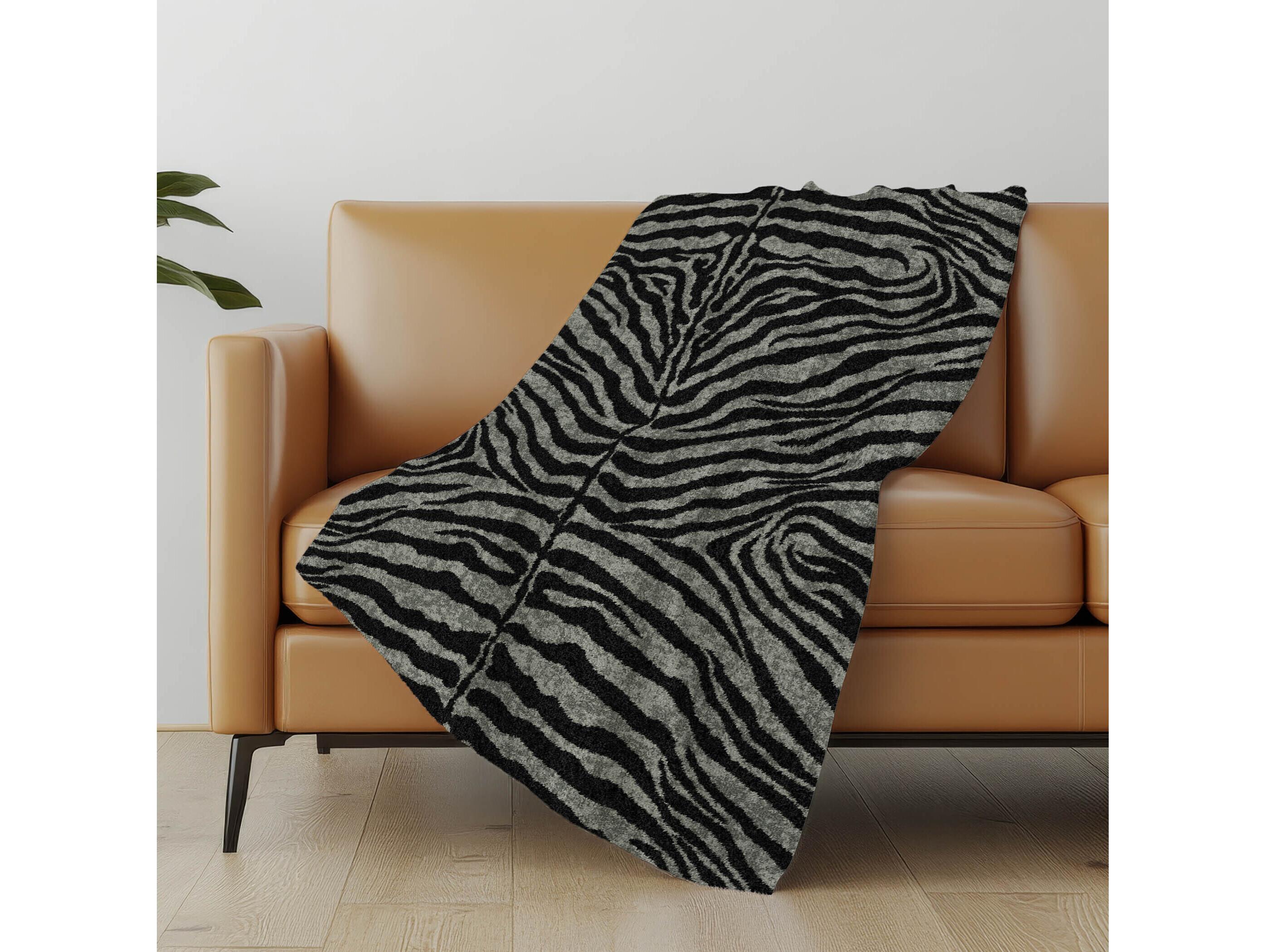 Dalyn Sherpa Black Polyester Throw