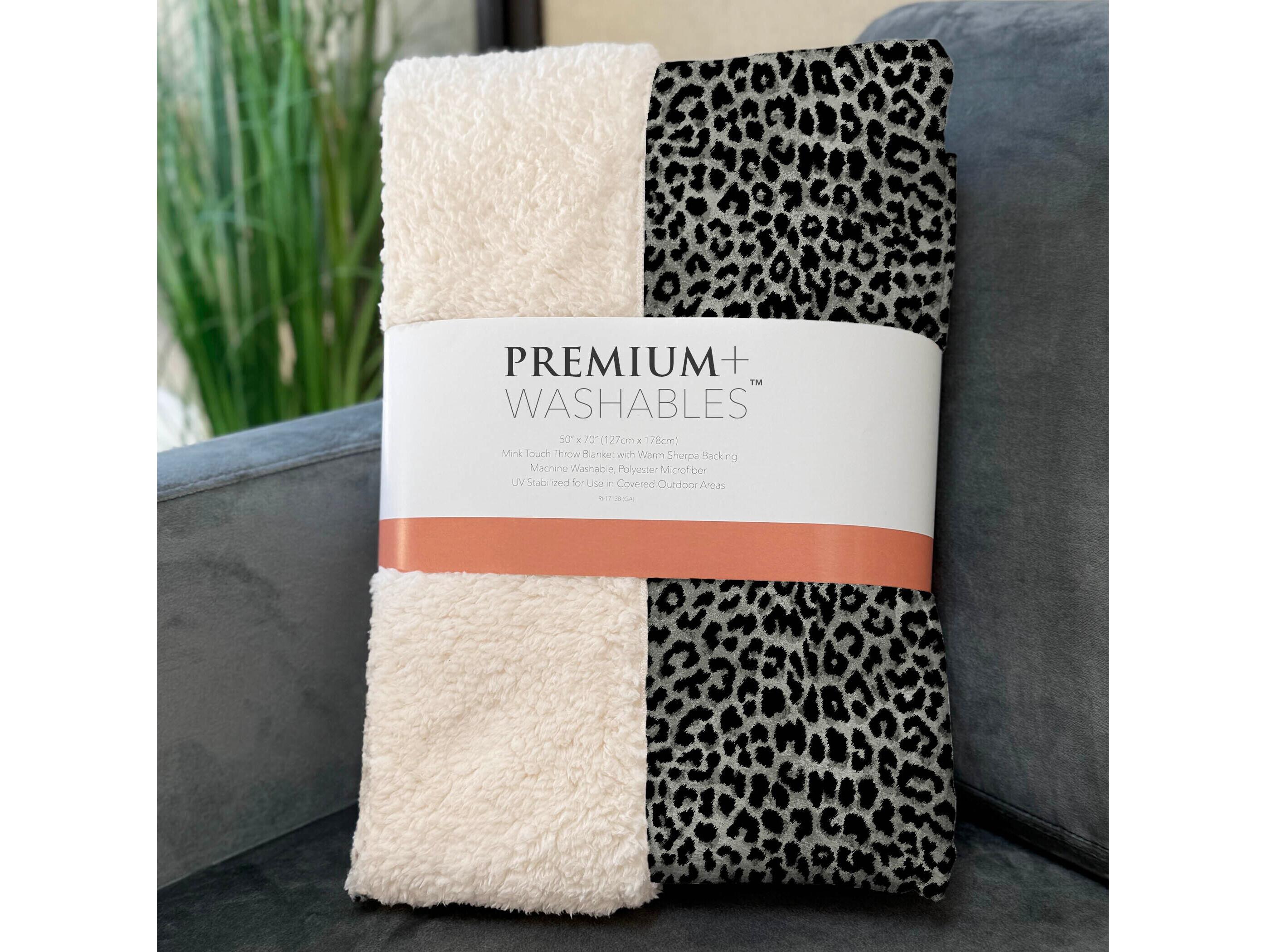Dalyn Sherpa Black Polyester Throw